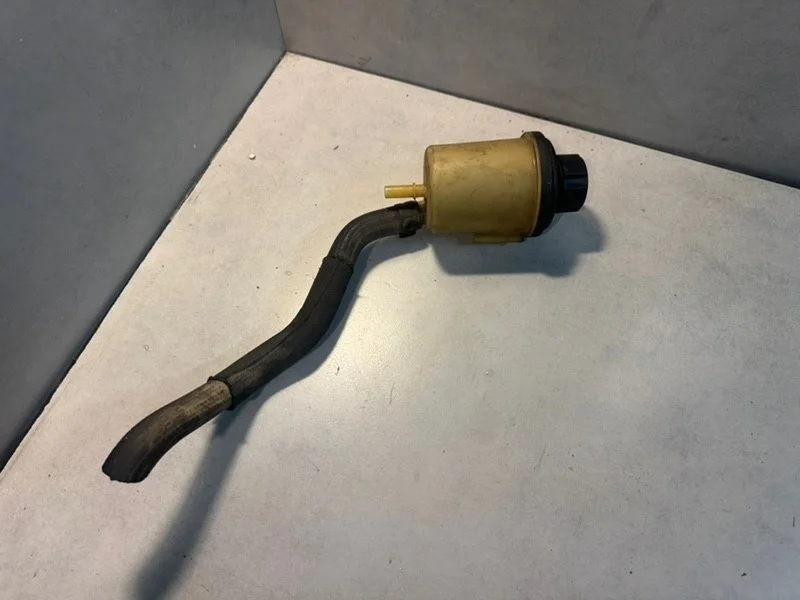 Бачок гидроусилителя руля Volvo XC60 31302576