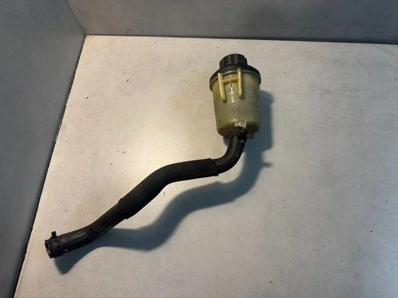 Бачок гидроусилителя руля Volvo XC60 31302576