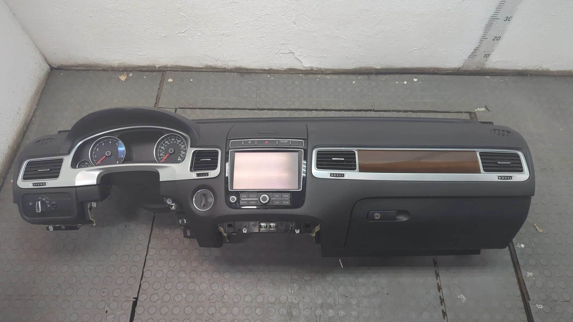 Панель передняя салона (торпедо) Volkswagen Touareg 2014-2018 Джип (5-дверный) КПП автомат 4х4 (АКПП) CGRA Бензин 3.6 л FSI