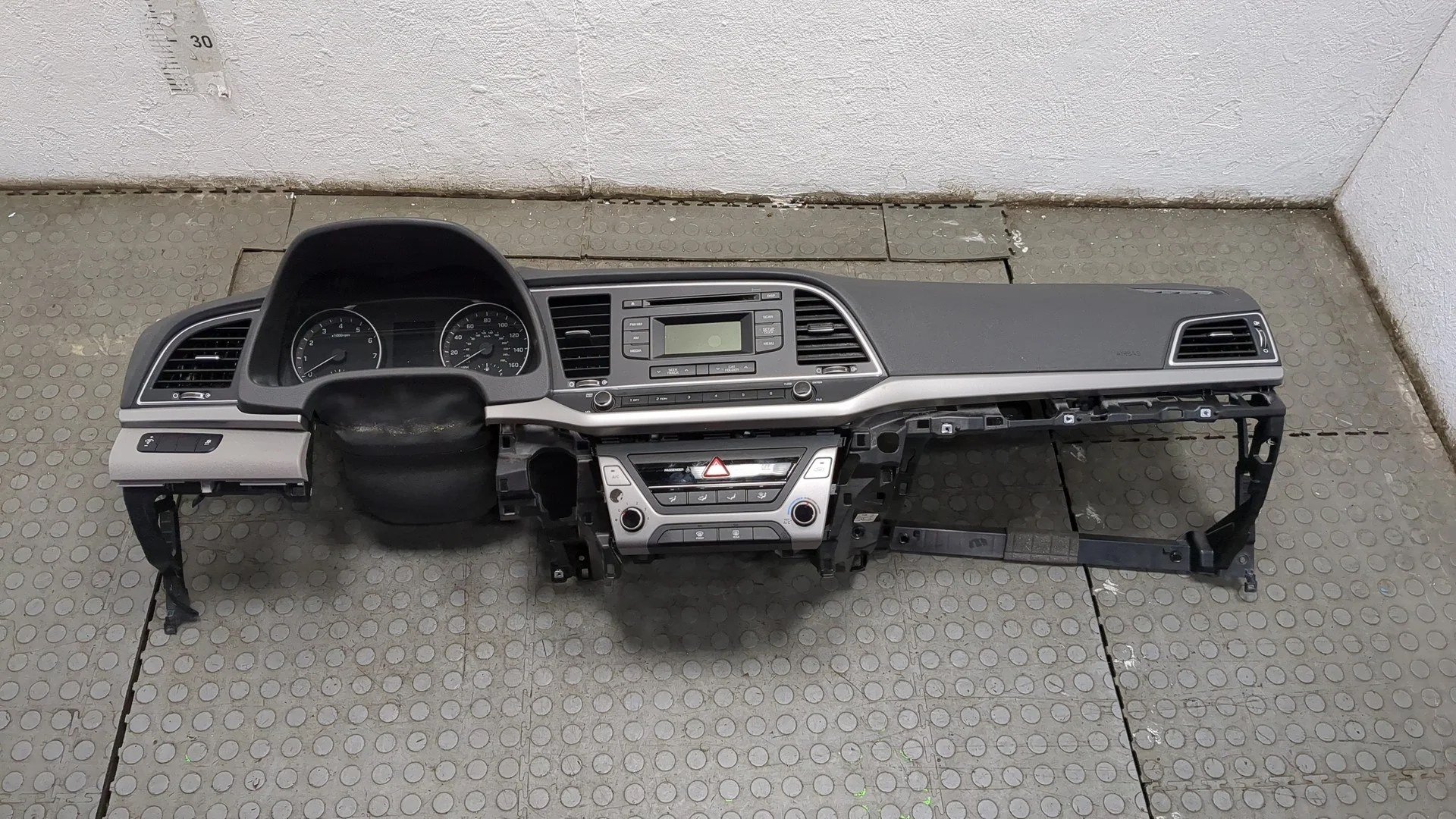 Панель передняя салона (торпедо) Hyundai Elantra 2015-2020 Седан КПП 6-ст.мех.(МКПП) G4NH Бензин 2 л Инжектор