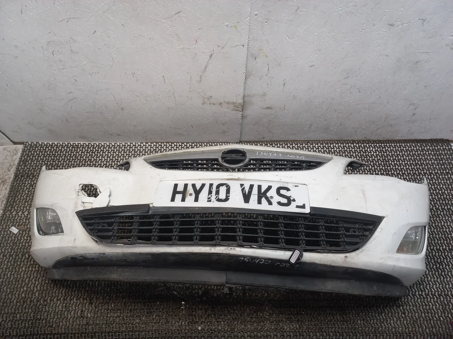 Бампер Opel Astra J 2010-2017 Хэтчбэк 5 дв. КПП автомат (АКПП) A16XER Бензин 1.6 л Инжектор