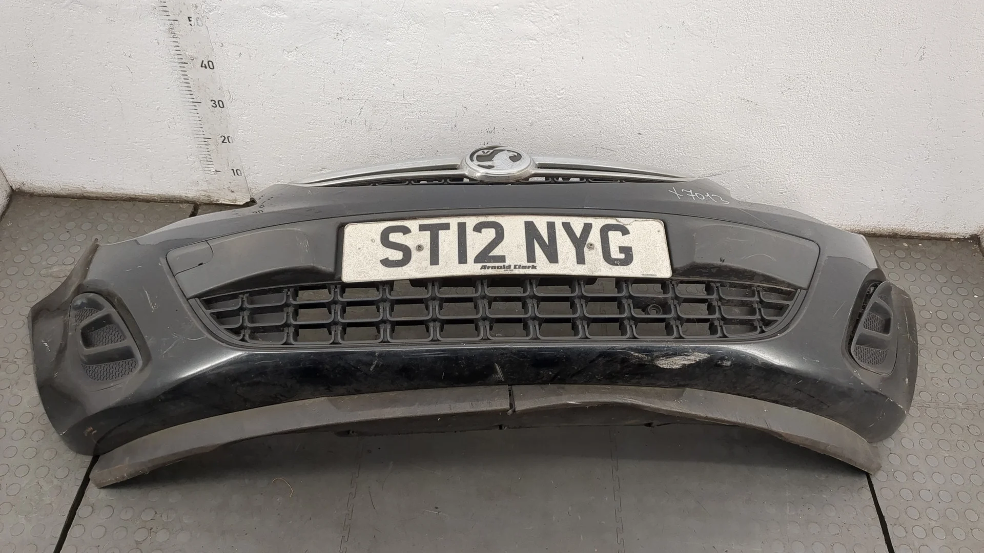 Бампер Opel Corsa D 2006-2014 Хэтчбэк 5 дв. КПП 5-ст.мех.(МКПП) A13DTC Дизель 1.3 л CDTI