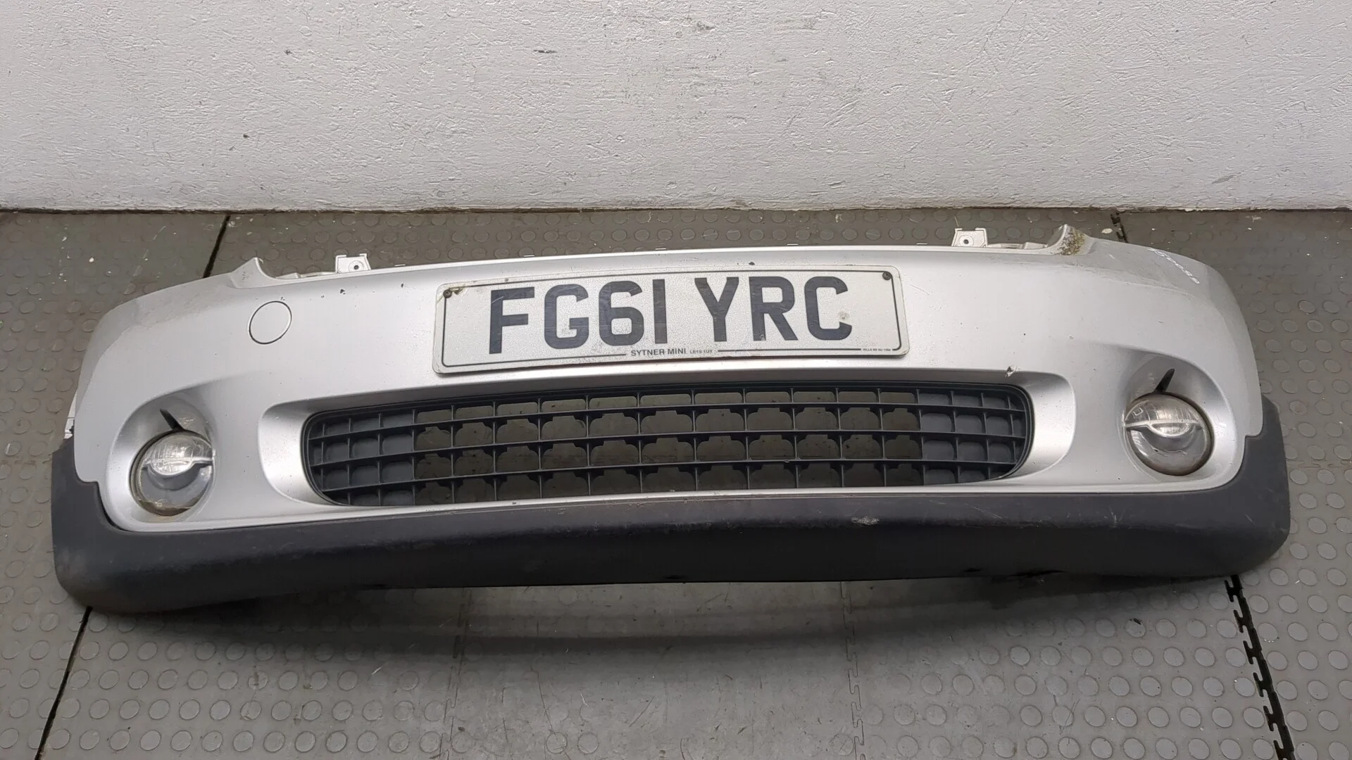 Бампер Mini Countryman (R60) 2010-2016 Джип (5-дверный) КПП 6-ст.мех.(МКПП) N47C16A Дизель 1.6 л Турбо