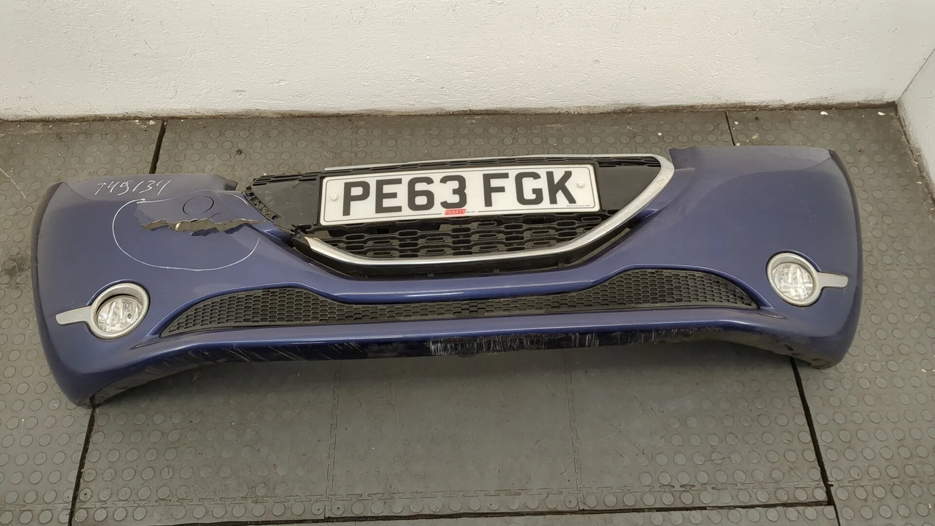 Бампер Peugeot 208 2012-2019 Хэтчбэк 3 дв. КПП 5-ст.мех.(МКПП) ZMZ Бензин 1 л Инжектор