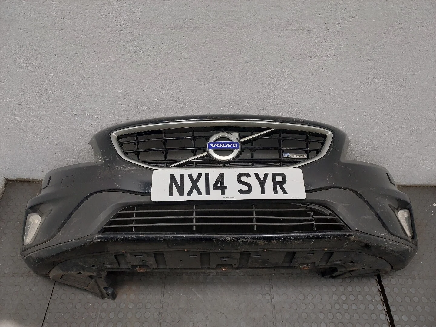 Бампер Volvo V40 2012-2020 Хэтчбэк 5 дв. КПП 6-ст.мех.(МКПП) D4162T Дизель 1.6 л Турбо