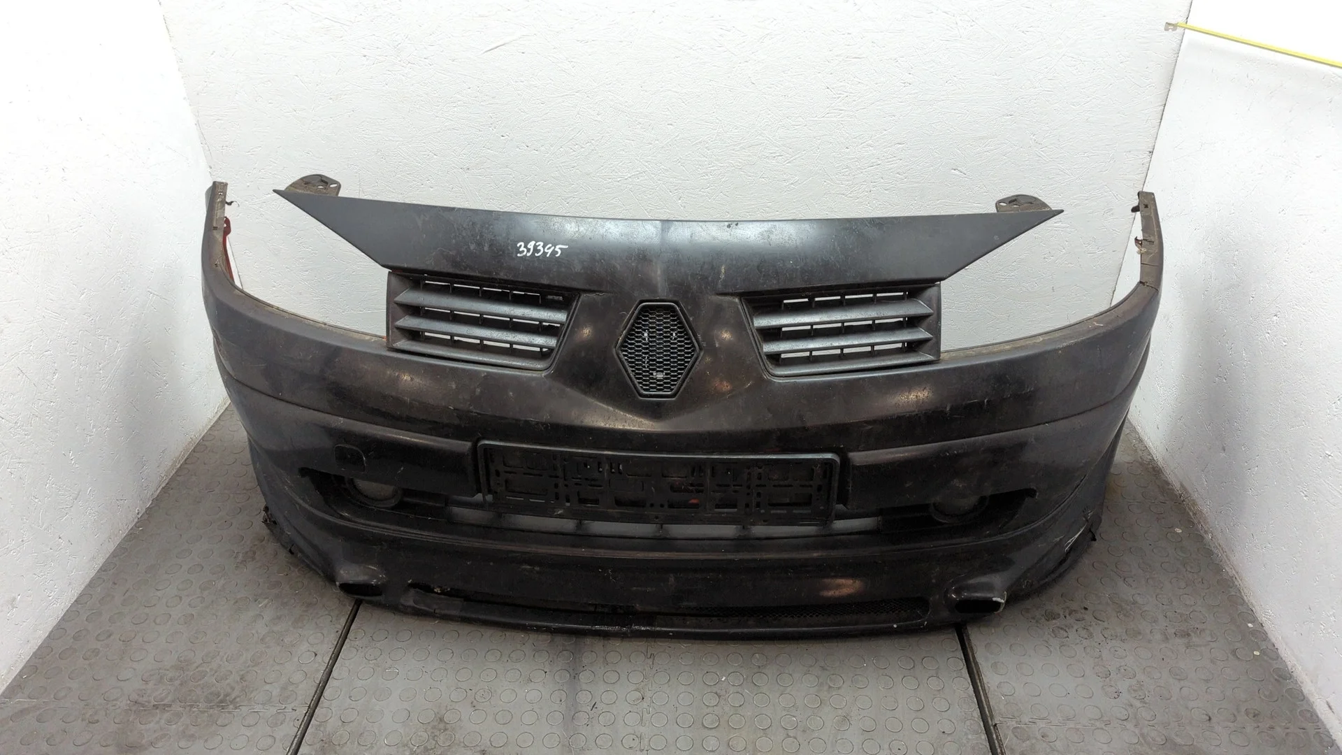 Бампер Renault Megane 2 2002-2009 Хэтчбэк 3 дв. КПП 5-ст.мех.(МКПП) K4M 760 Бензин 1.6 л Инжектор
