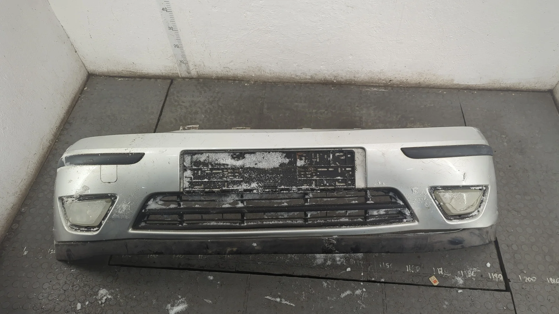 Бампер Ford Focus 1 1998-2004 Хэтчбэк 5 дв. КПП 5-ст.мех.(МКПП) EYD.. Бензин 1.8 л Инжектор