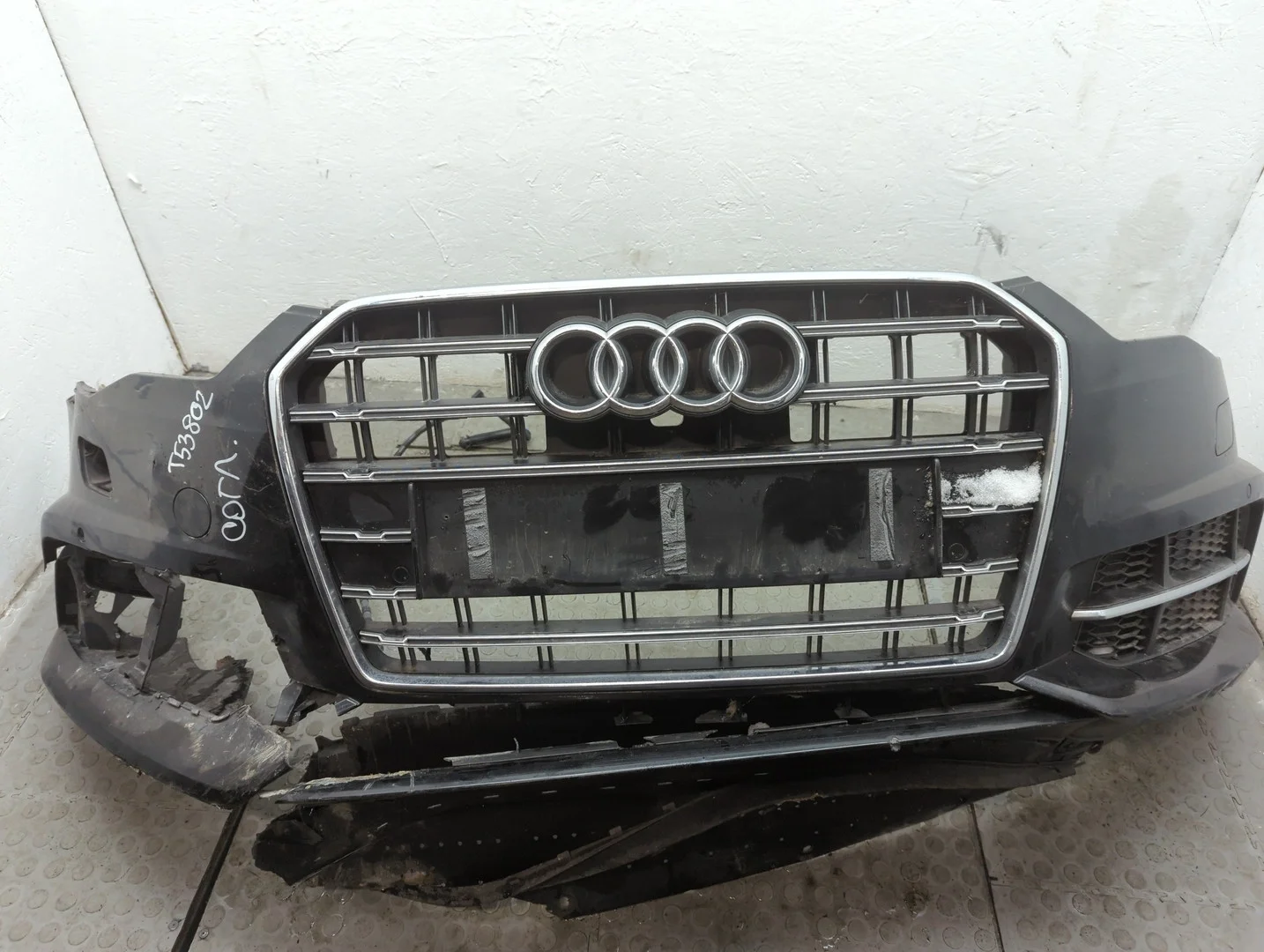 Бампер Audi A6 (C7) 2011-2018 Седан КПП автомат (АКПП) DDDA Дизель 2 л TDI