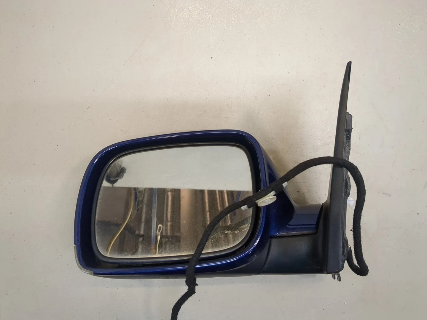 Зеркало боковое Volkswagen Touareg 2002-2007 Джип (5-дверный) КПП автомат 4х4 (АКПП) AXQ Бензин 4.2 л Инжектор