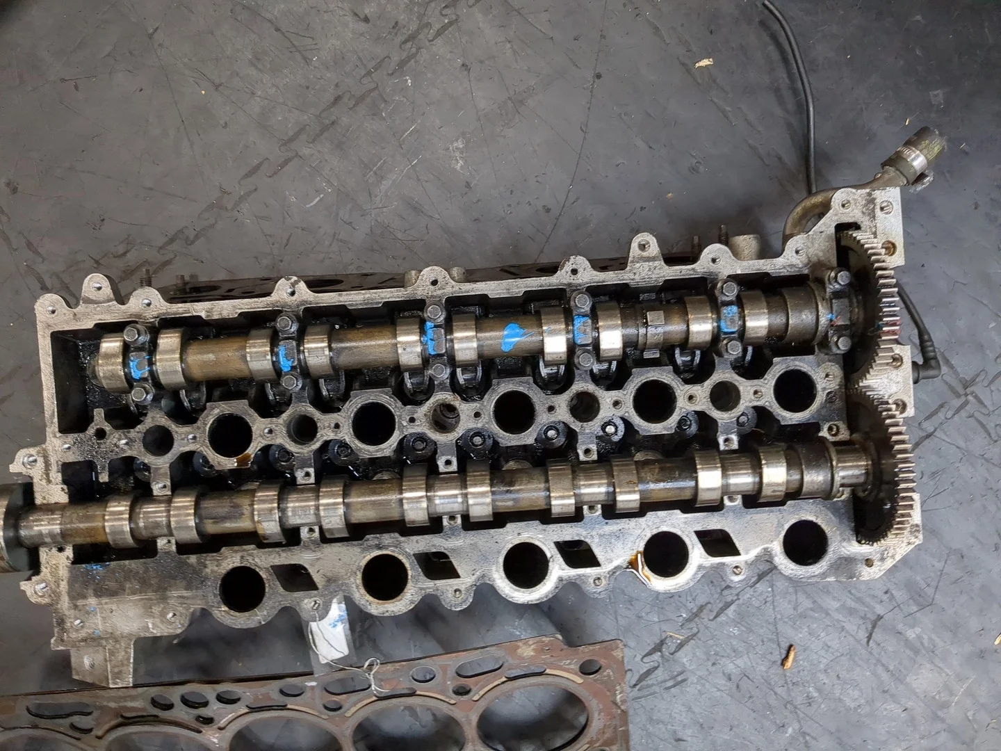 Головка блока (ГБЦ) Volvo XC60 2008-2017 Джип (5-дверный) КПП автомат 4х4 (АКПП) D5244T10 Дизель 2.4 л Турбо