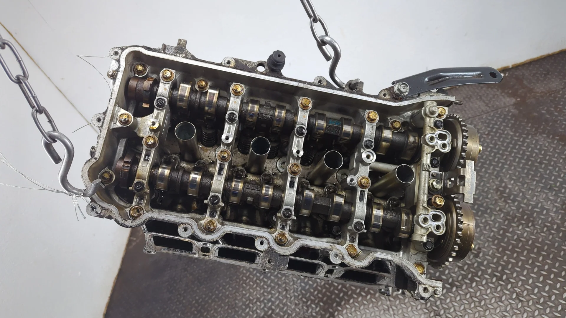 Головка блока (ГБЦ) Toyota Venza 2008-2017 Джип (5-дверный) КПП автомат 4х4 (АКПП) 1ARFE Бензин 2.7 л Инжектор