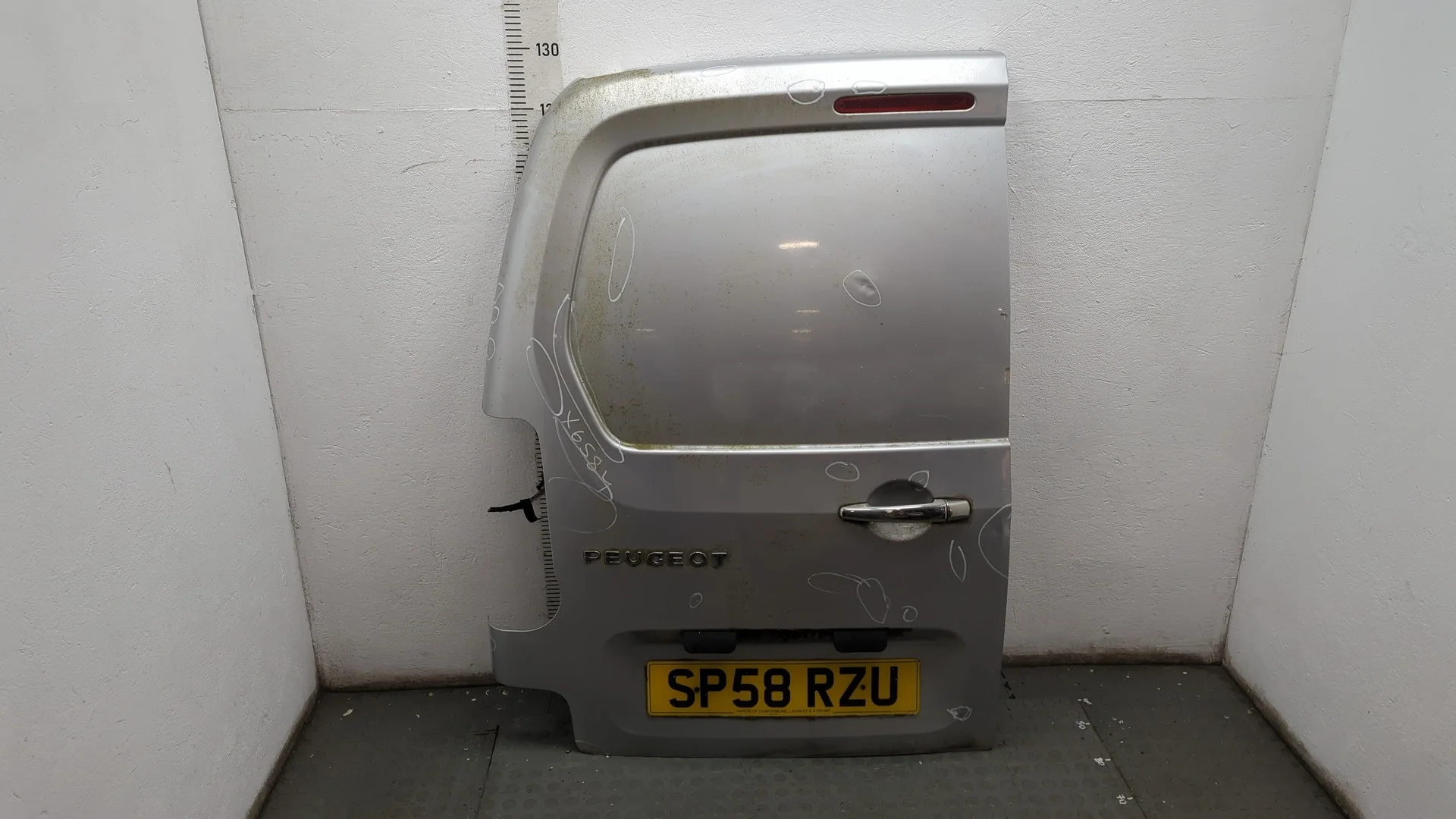 Дверь задняя (распашная) Peugeot Partner 2008-2012 Микроавтобус КПП 5-ст.мех.(МКПП) 9HX Дизель 1.6 л HDI