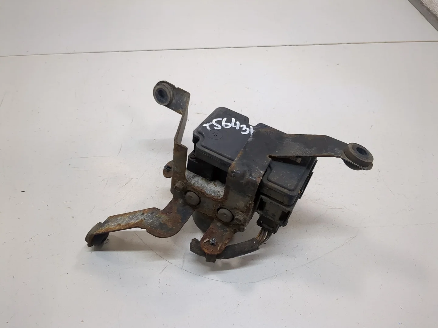 блок ABS Ford Fusion 2002-2012 Хэтчбэк 5 дв. КПП 5-ст.мех.(МКПП) FYJA, FYJB, FYJC Бензин 1.6 л Инжектор