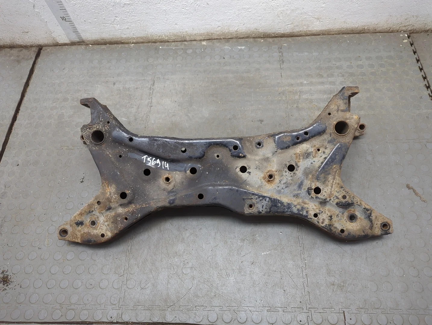 Балка подвески передняя (подрамник) Mitsubishi Outlander XL 2006-2012 Джип (5-дверный) КПП 6-ст.мех 4х4 (МКПП) 4N14 Дизель 2.3 л Турбо