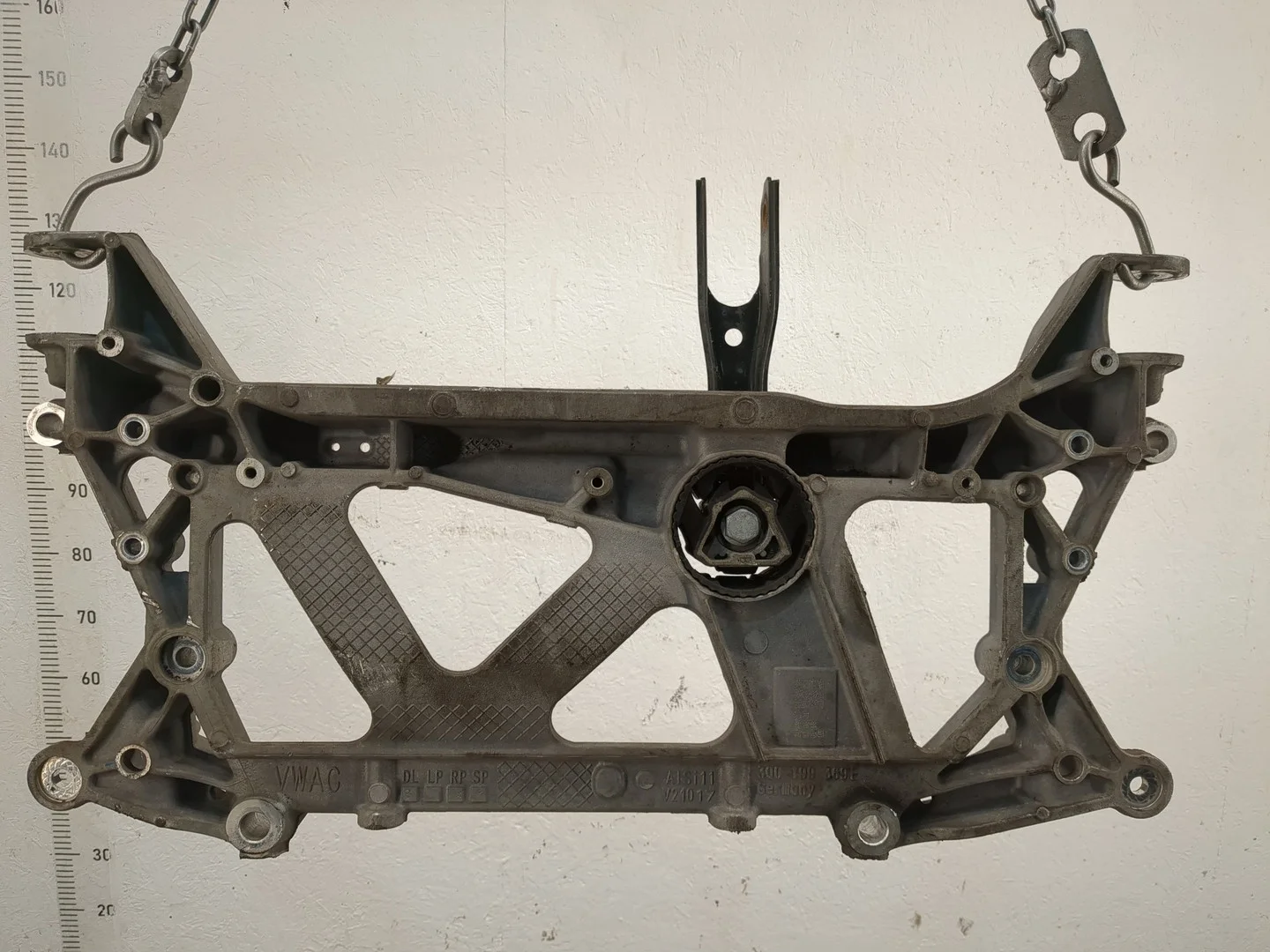 Балка подвески передняя (подрамник) Volkswagen Passat 8 2015-2025