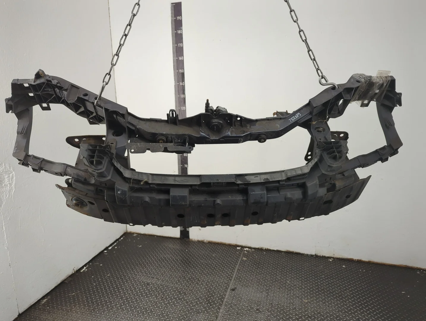 Рамка передняя (телевизор) Ford Focus 2 2008-2011 Хэтчбэк 5 дв. КПП 5-ст.мех.(МКПП) SHDA, SHDC Бензин 1.6 л Инжектор