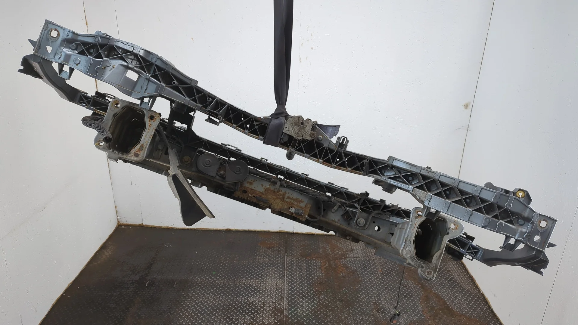 Рамка передняя (телевизор) Ford Focus 2 2005-2008 Хэтчбэк 5 дв. КПП 5-ст.мех.(МКПП) HWDA, HWDB Бензин 1.6 л Инжектор