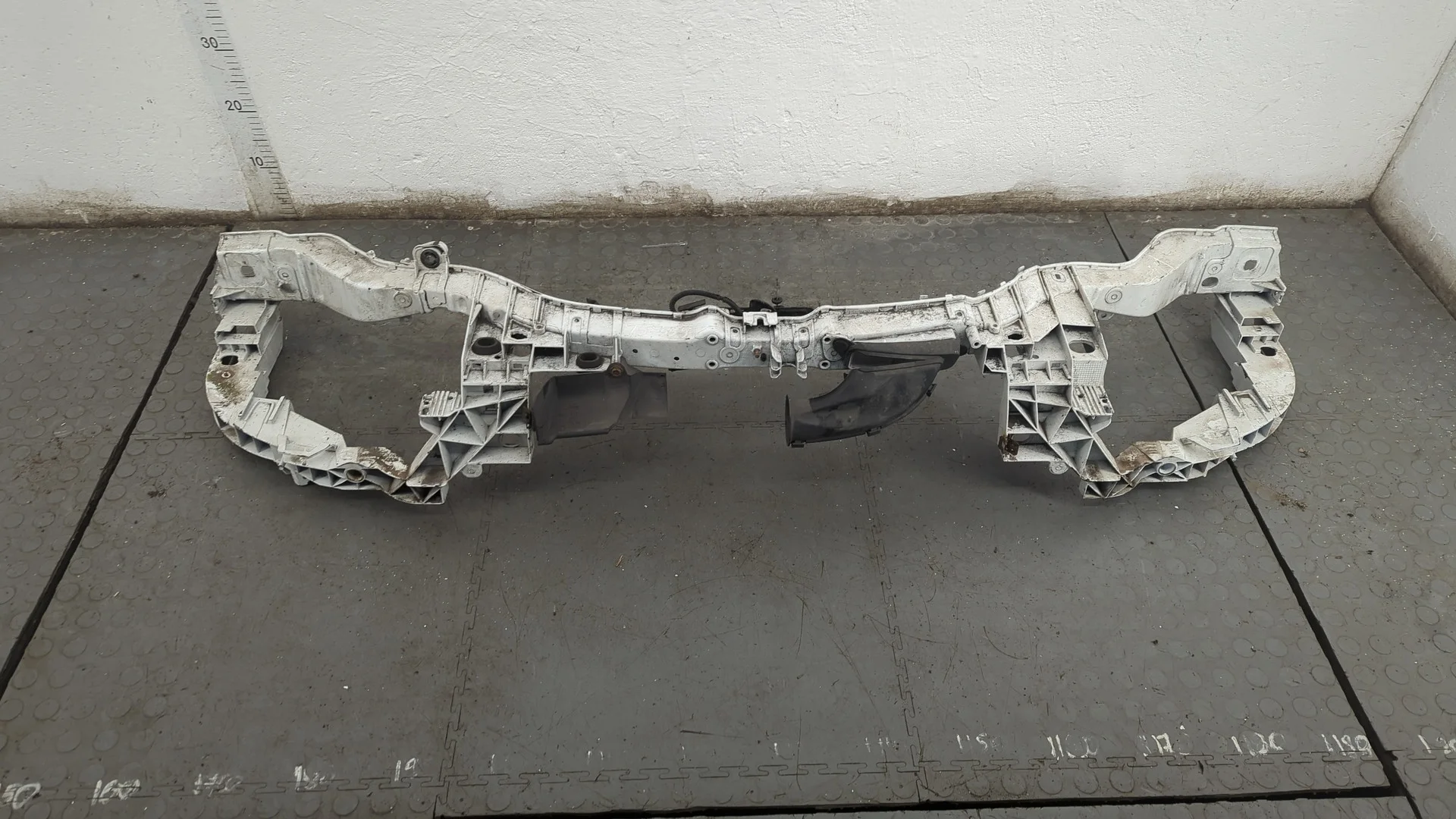 Рамка передняя (телевизор) Ford Focus 3 2011-2015 Хэтчбэк 5 дв. КПП 6-ст.мех.(МКПП) M1DA Бензин 1 л