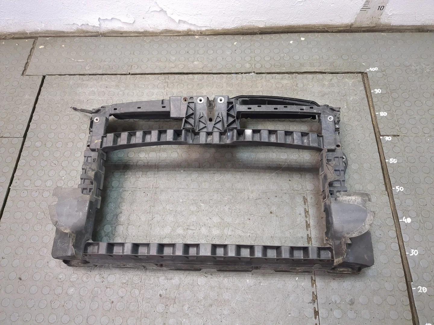 Рамка передняя (телевизор) Volkswagen Golf 6 2008-2012 Хэтчбэк 5 дв. КПП 6-ст.мех.(МКПП) CBAB Дизель 2 л TDI