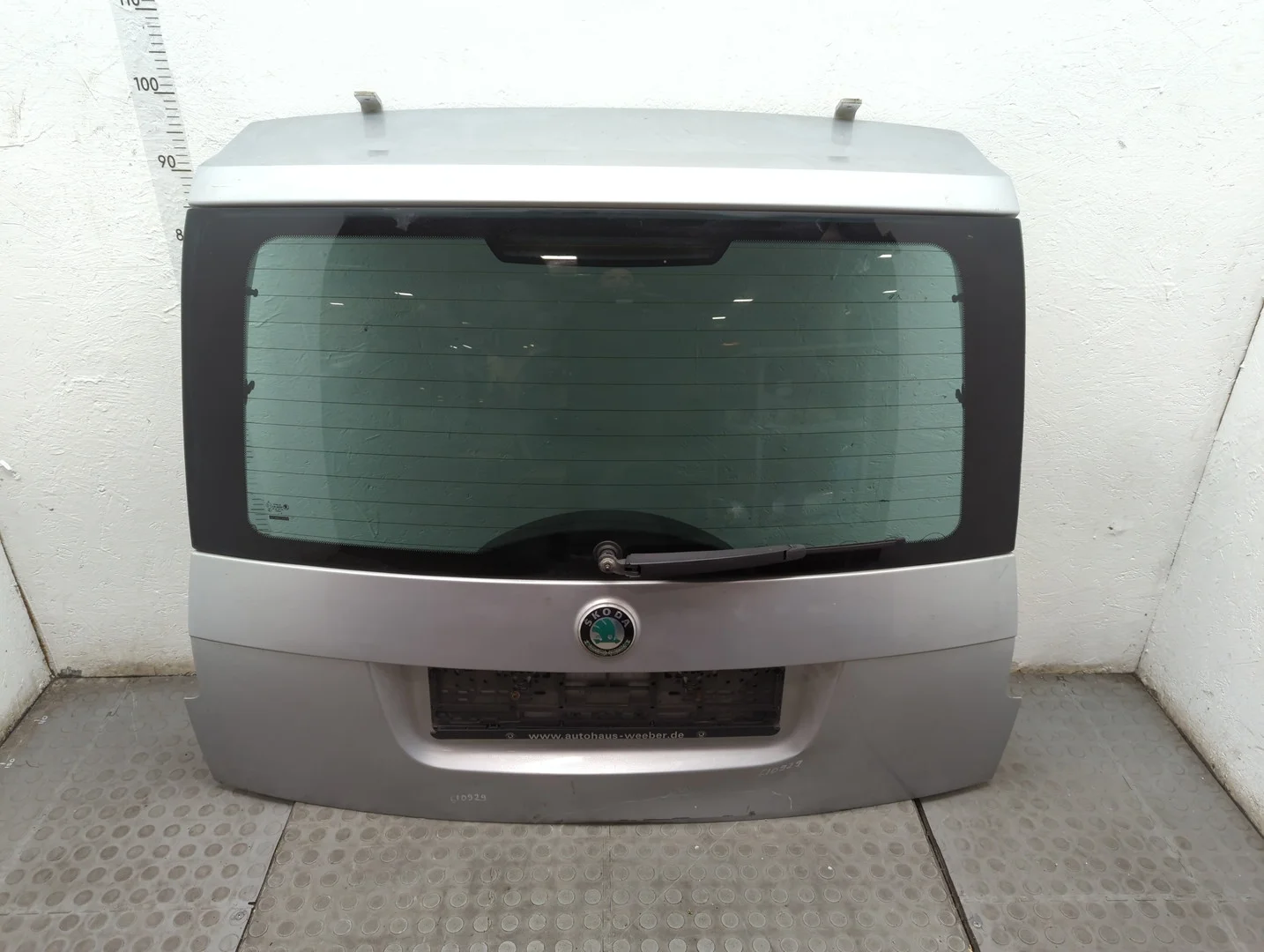 Крышка (дверь) багажника Skoda Roomster 2006-2015 Минивэн КПП 5-ст.мех.(МКПП) BXW Бензин 1.4 л Инжектор