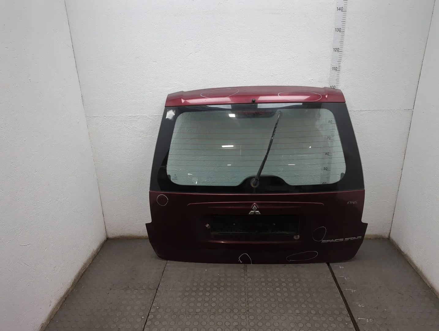 Крышка (дверь) багажника Mitsubishi Space Star 1998-2006 Минивэн КПП 5-ст.мех.(МКПП) 4G13 Бензин 1.3 л Инжектор