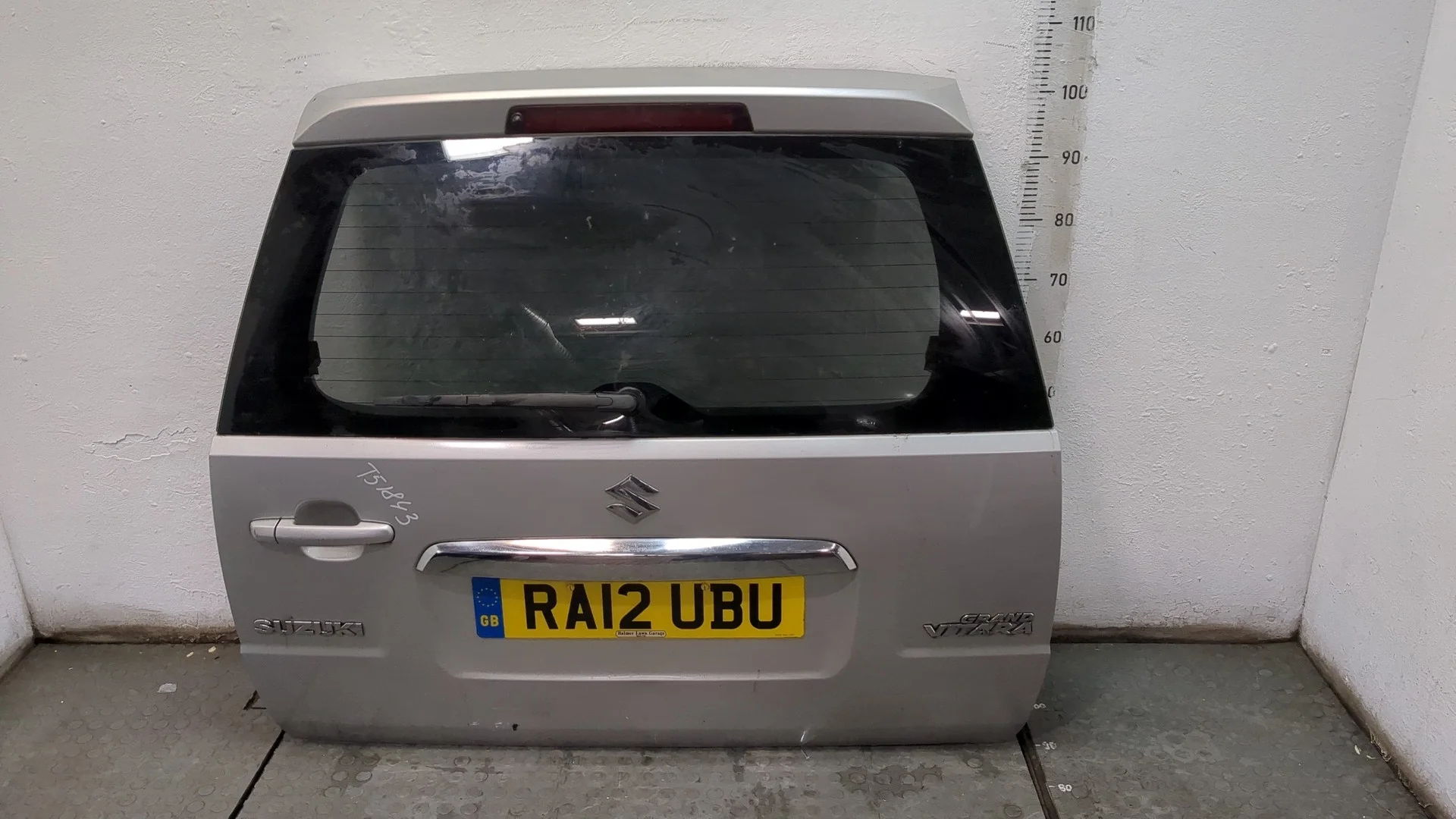 Крышка (дверь) багажника Suzuki Grand Vitara 2005-2016 Джип (3-дверный) КПП автомат 4х4 (АКПП) J24B Бензин 2.4 л