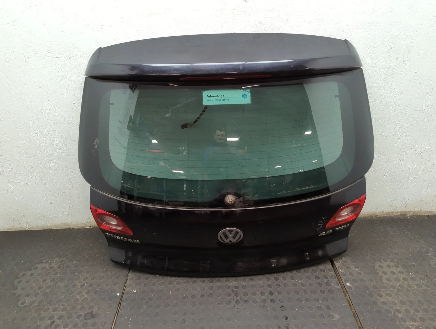 Крышка (дверь) багажника Volkswagen Tiguan 2007-2011 Джип (5-дверный) КПП 6-ст.мех 4х4 (МКПП) CBAB Дизель 2 л TDI