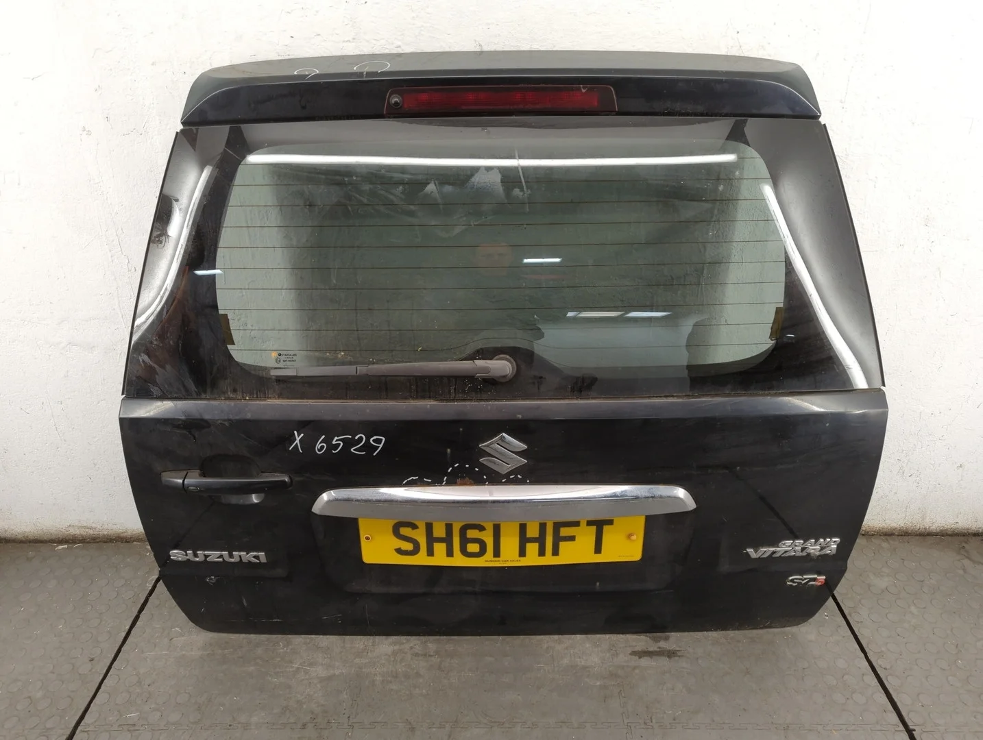 Крышка (дверь) багажника Suzuki Grand Vitara 2005-2016 Джип (5-дверный) КПП 5-ст.мех 4х4 (МКПП) J24B Бензин 2.4 л Инжектор