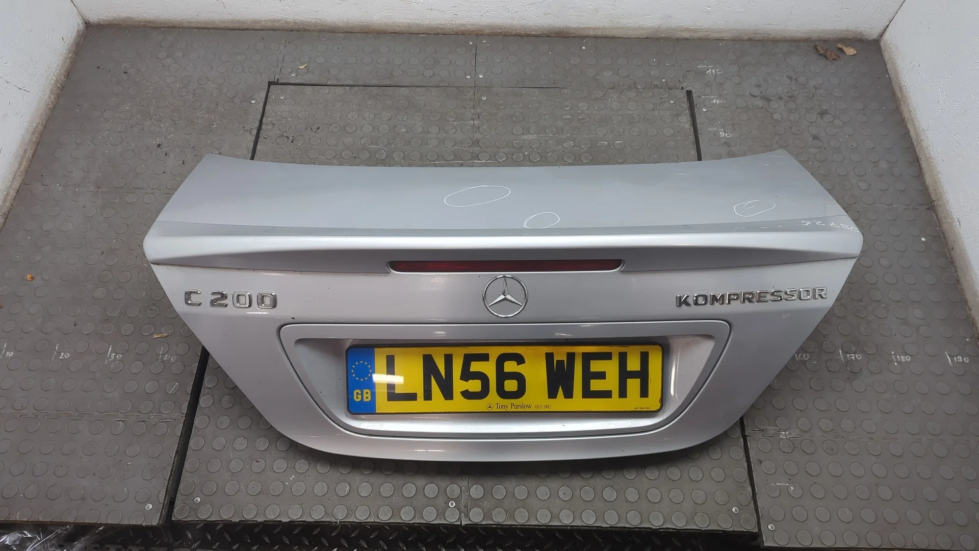 Крышка (дверь) багажника Mercedes-Benz C W203 2000-2008 Седан КПП автомат (АКПП) M271.940 Бензин 1.8 л Турбо-инжектор