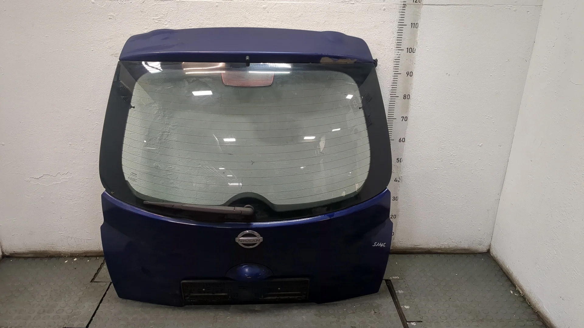 Крышка (дверь) багажника Nissan Micra K12E 2002-2010 Хэтчбэк 3 дв. КПП 5-ст.мех.(МКПП) CR14DE Бензин 1.4 л Инжектор