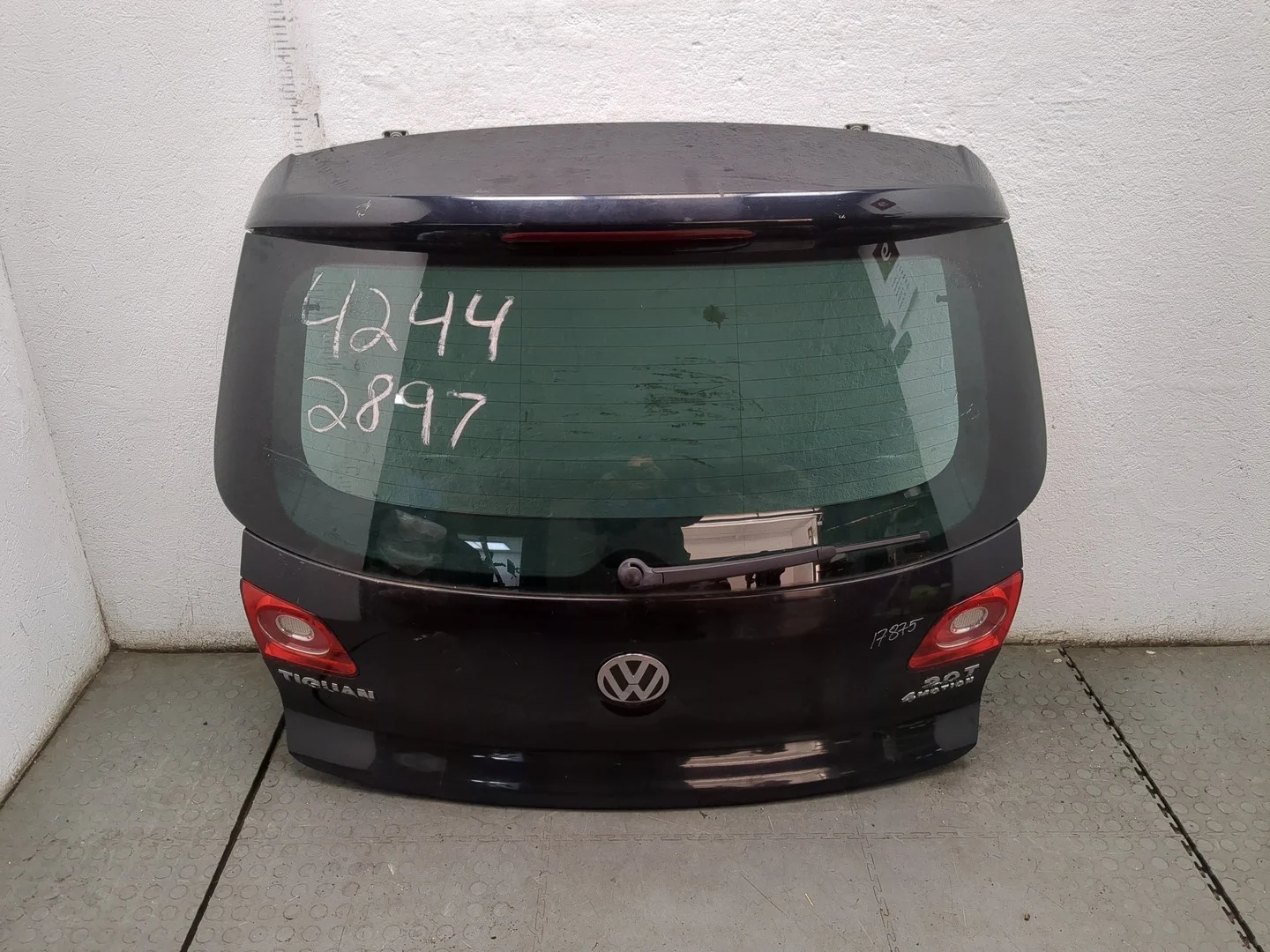 Крышка (дверь) багажника Volkswagen Tiguan 2007-2011 Джип (5-дверный) КПП автомат 4х4 (АКПП) CCTA Бензин 2 л TSI