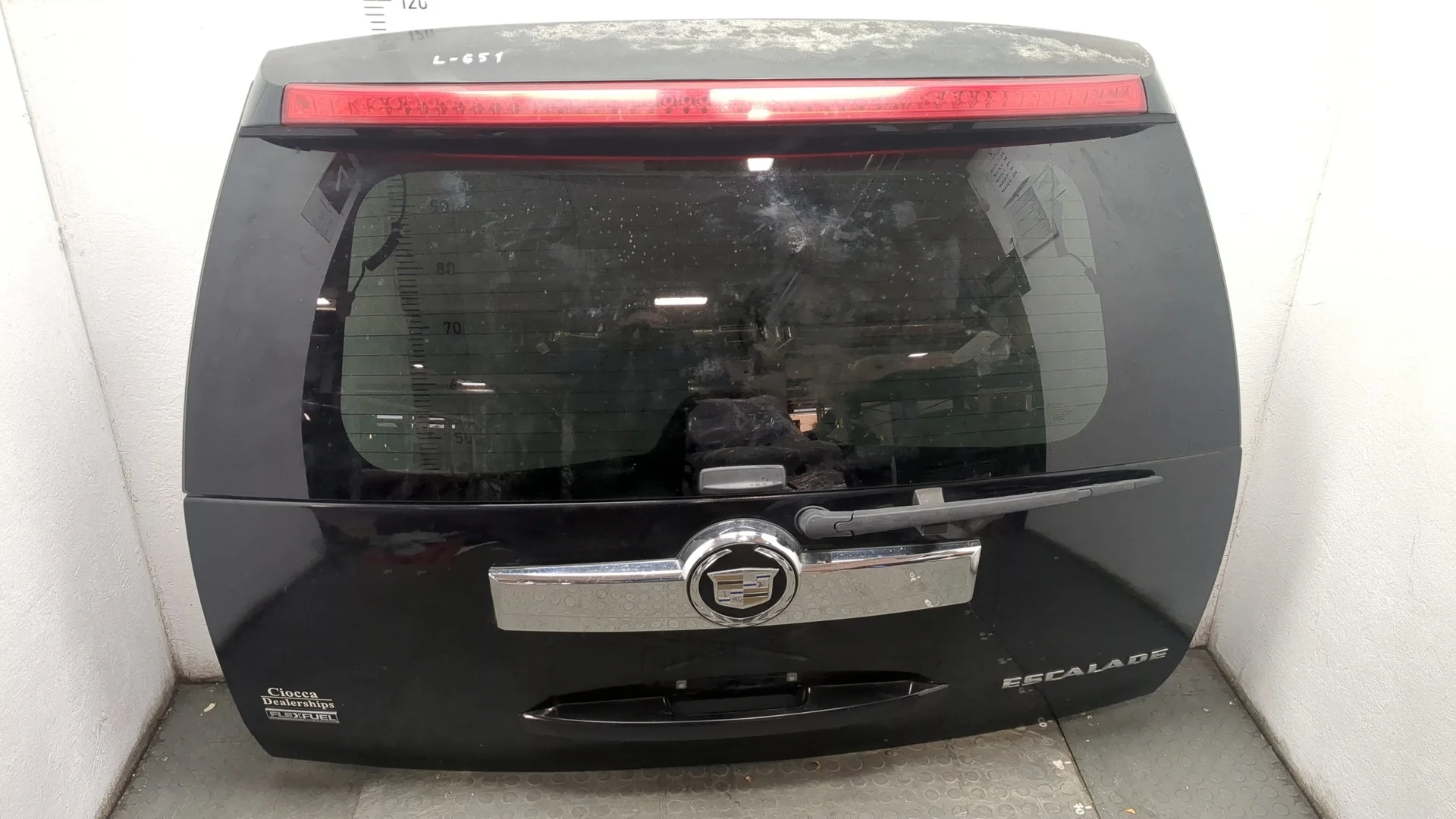 Крышка (дверь) багажника Cadillac Escalade 3 2006-2014 Джип (5-дверный) КПП автомат 4х4 (АКПП) L92 Бензин 6.2 л Инжектор