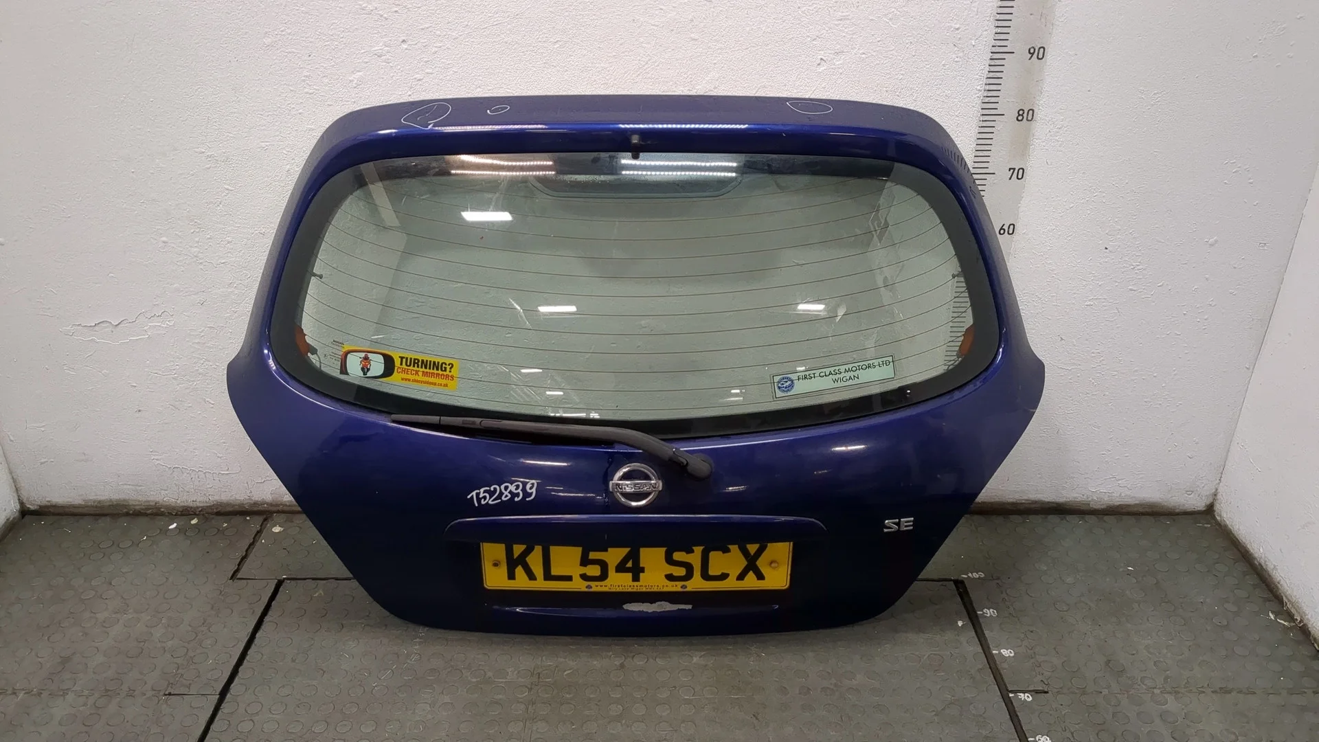 Крышка (дверь) багажника Nissan Almera N16 2000-2006 Хэтчбэк 5 дв. КПП 5-ст.мех.(МКПП) QG15DE Бензин 1.5 л Инжектор