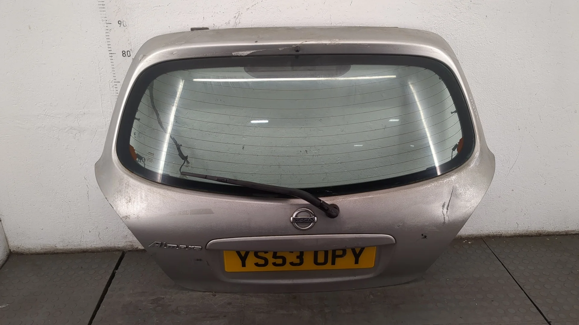 Крышка (дверь) багажника Nissan Almera N16 2000-2006 Хэтчбэк 5 дв. КПП 5-ст.мех.(МКПП) QG15DE Бензин 1.5 л Инжектор