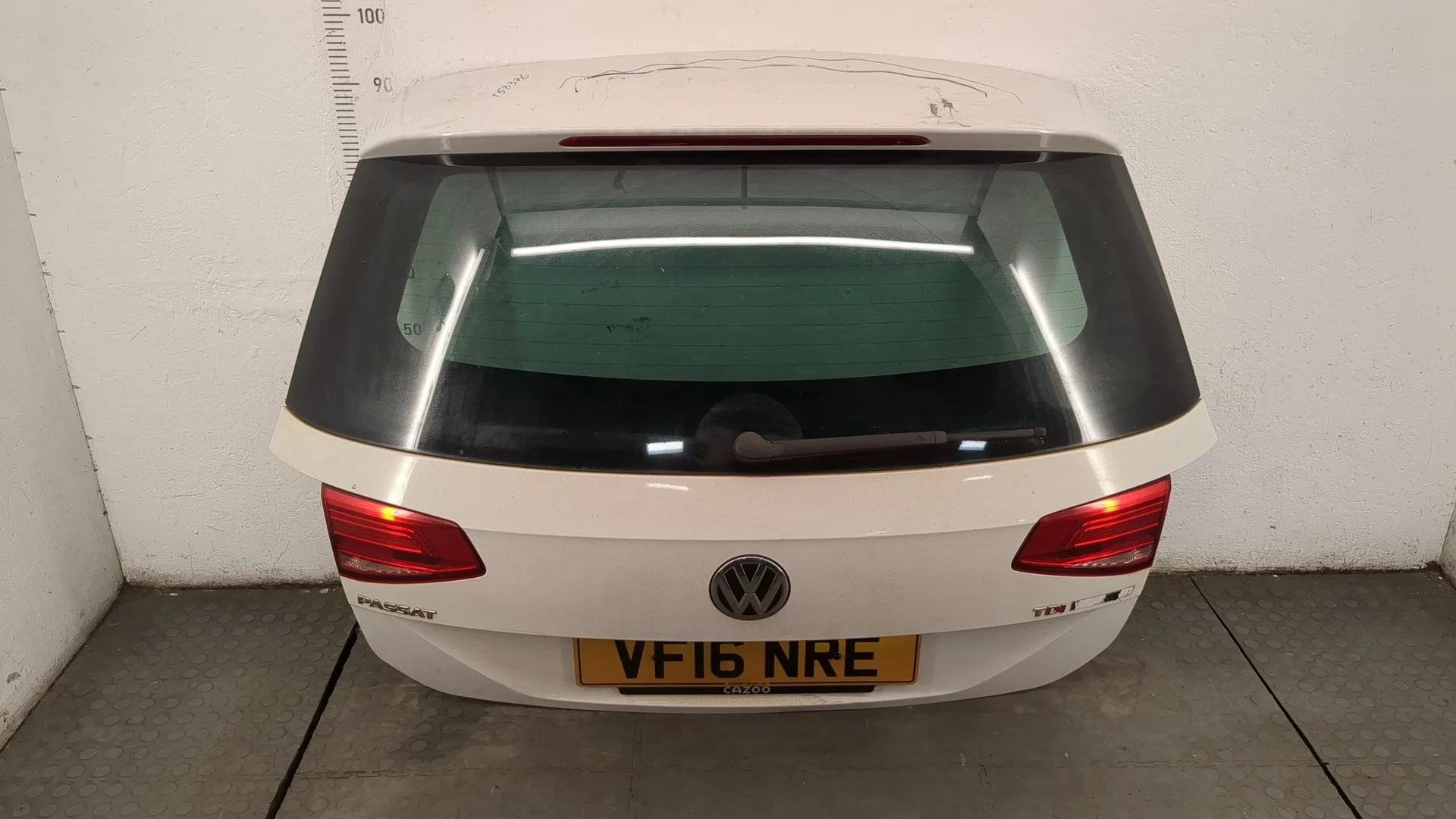 Крышка (дверь) багажника Volkswagen Passat 8 2015-2025 Универсал КПП 6-ст.мех.(МКПП) DCXA Дизель 1.6 л TDI