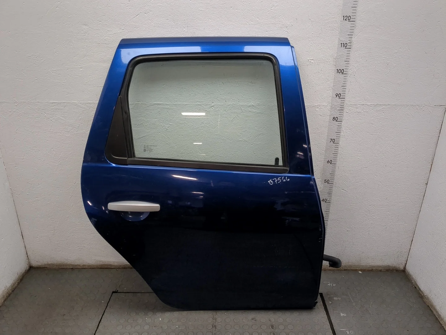 Дверь боковая (легковая) Dacia Duster 2010-2017 Джип (5-дверный) КПП 6-ст.мех 4х4 (МКПП) K9K 856, K9K 858 Дизель 1.5 л