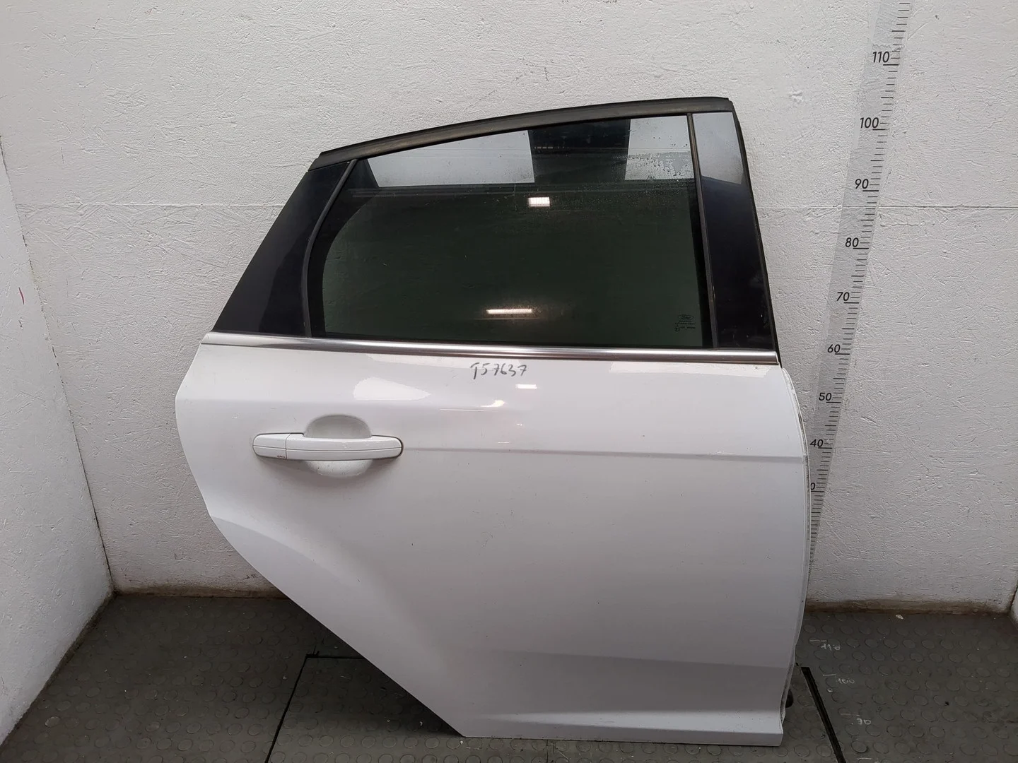 Дверь боковая (легковая) Ford Focus 3 2011-2015 Хэтчбэк 5 дв. КПП 6-ст.мех.(МКПП) M1DA Бензин 1 л