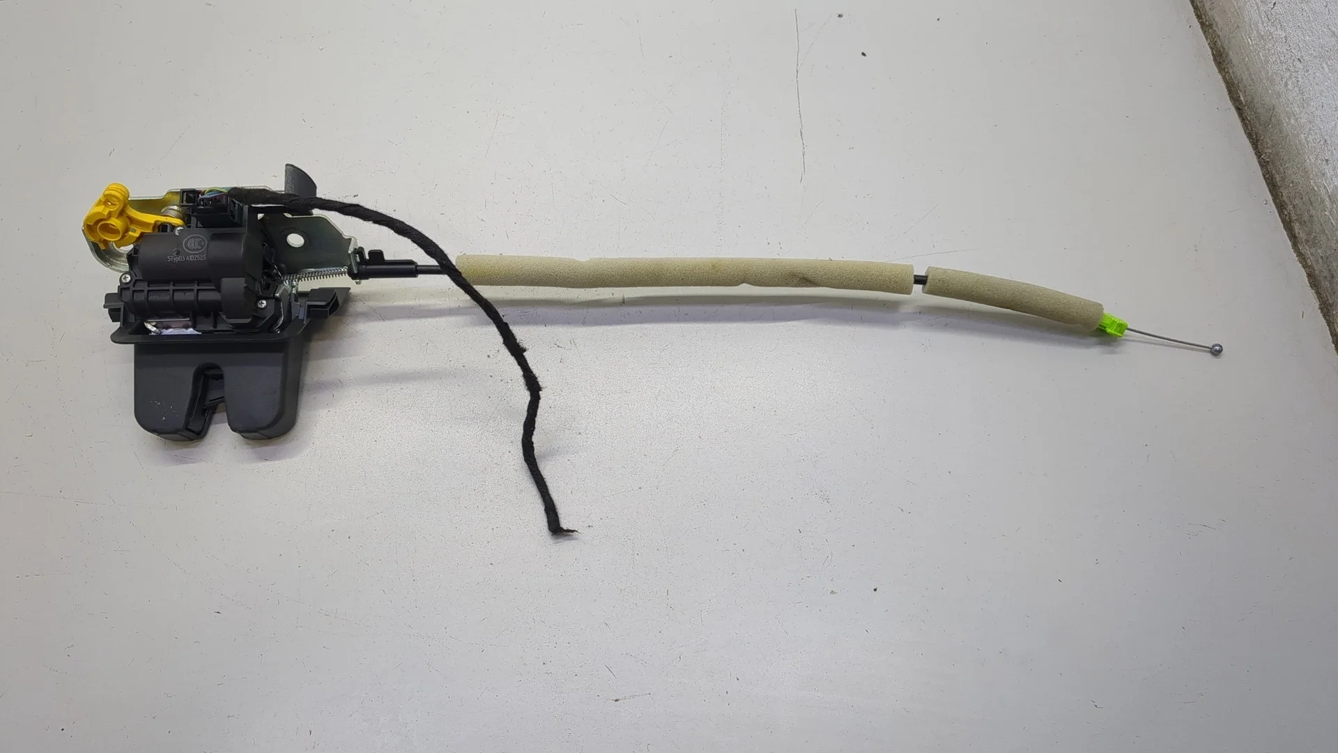 Замок багажника Volkswagen Atlas Cross Sport 2019-2025 Джип (5-дверный) КПП автомат 4х4 (АКПП) DTFA Бензин 2 л FSI