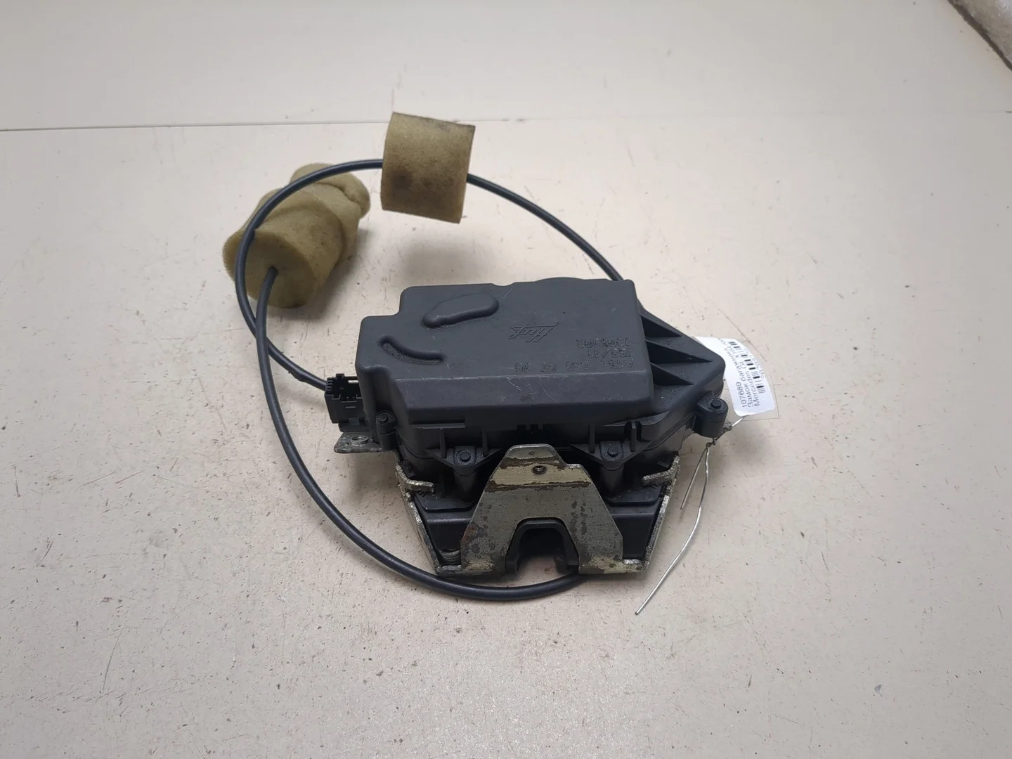 Замок багажника Mercedes-Benz GL-Class X164 2006-2012 Джип (5-дверный) КПП автомат 4х4 (АКПП) M273.923 Бензин 4.7 л Инжектор