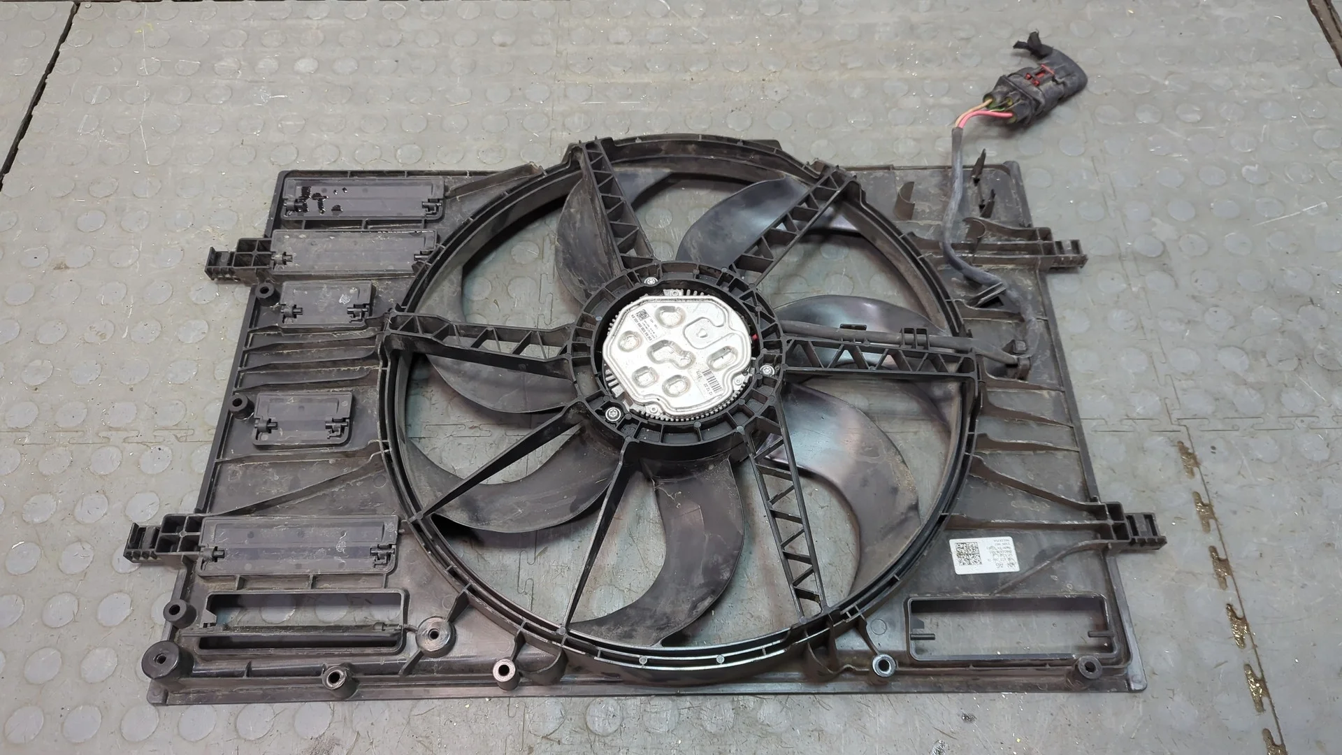 Вентилятор радиатора Volkswagen Tiguan 2020-2025 Джип (5-дверный) КПП автомат (АКПП) CZDA Бензин 1.4 л TSI