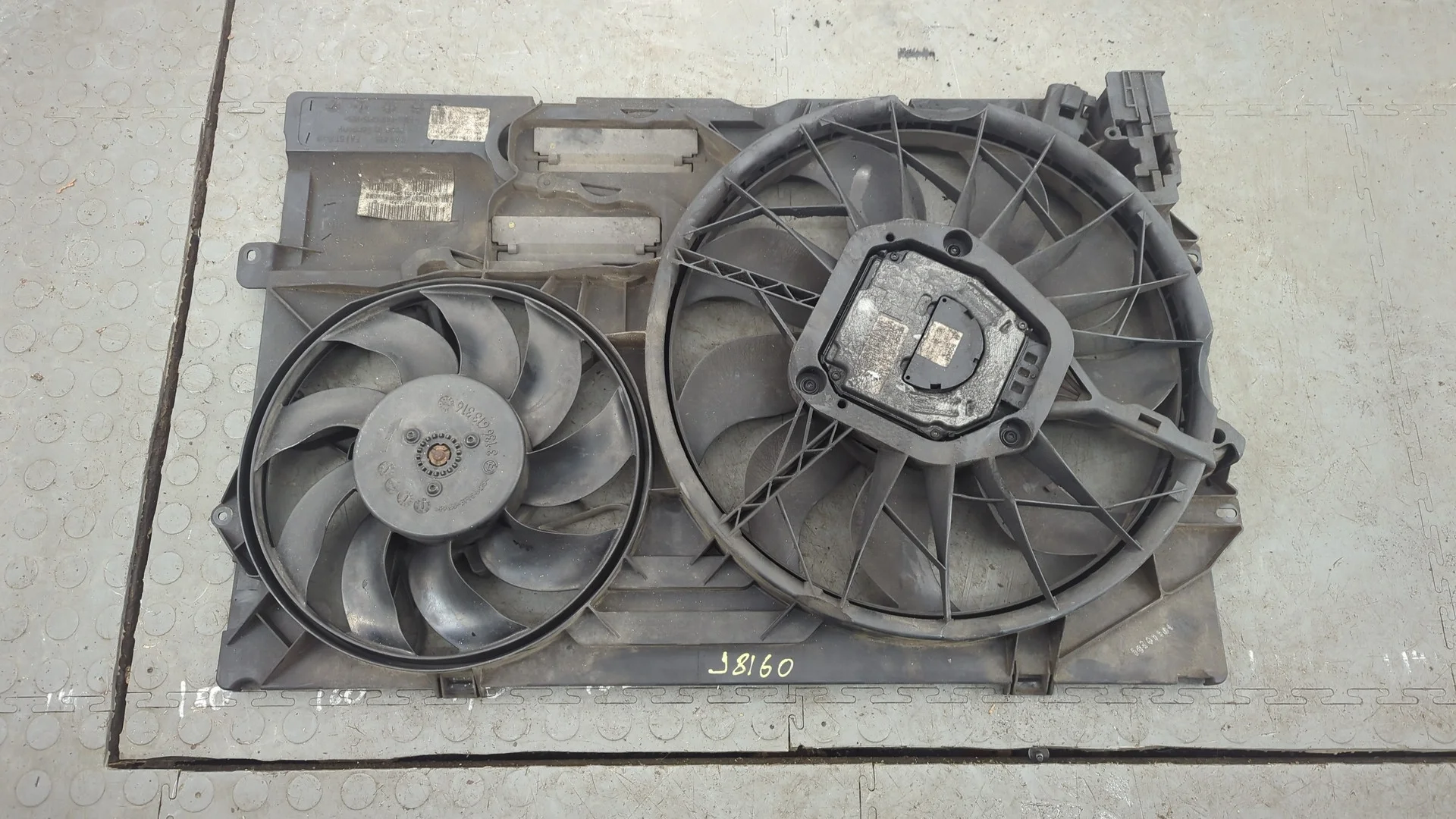 Вентилятор радиатора Volkswagen Transporter 5 2003-2015 Микроавтобус КПП автомат (АКПП) AXE Дизель 2.5 л TDI