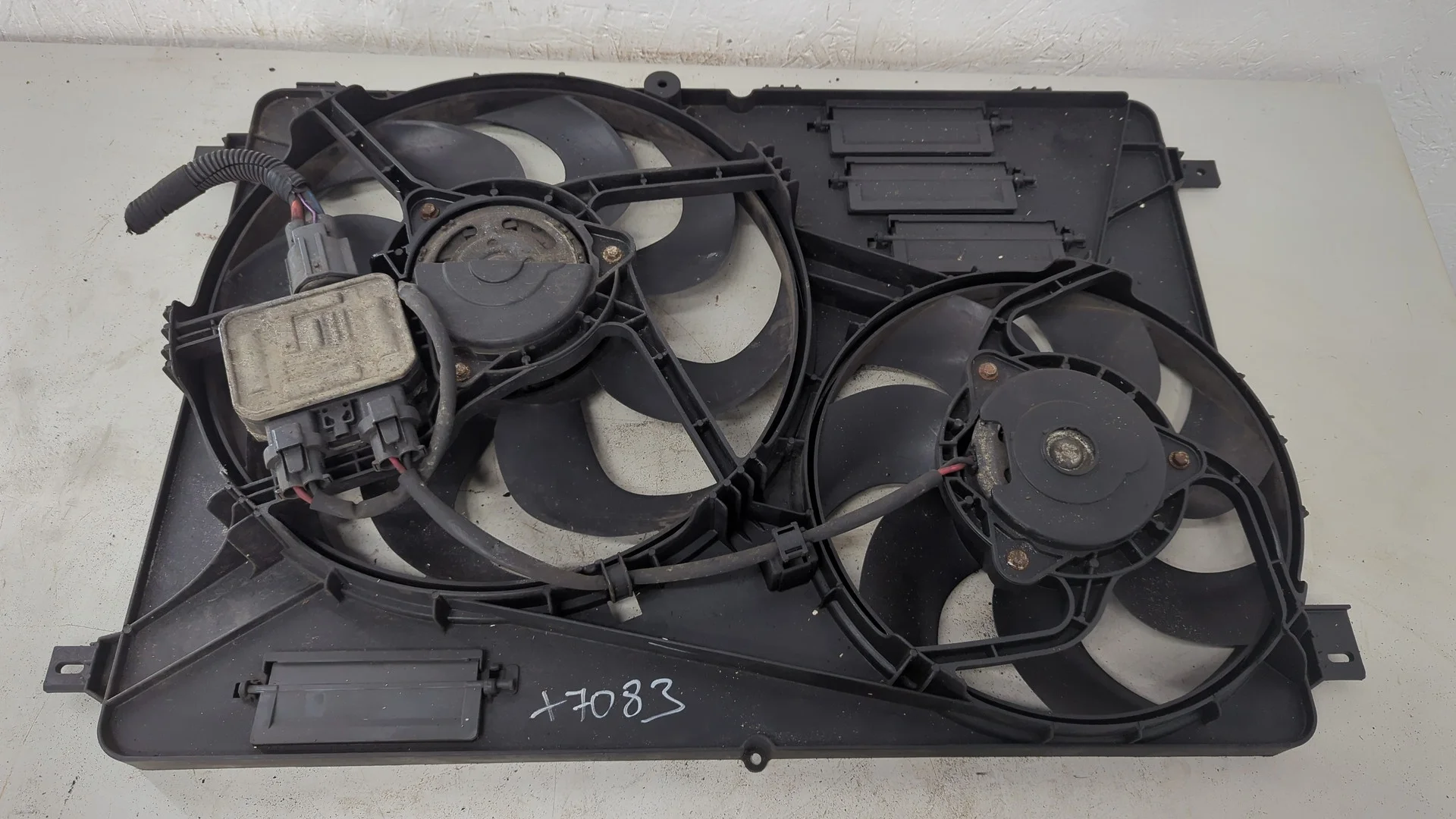 Вентилятор радиатора Volvo XC70 2007-2016 Универсал КПП 6-ст.мех 4х4 (МКПП) D5244T4 Дизель 2.4 л Турбо