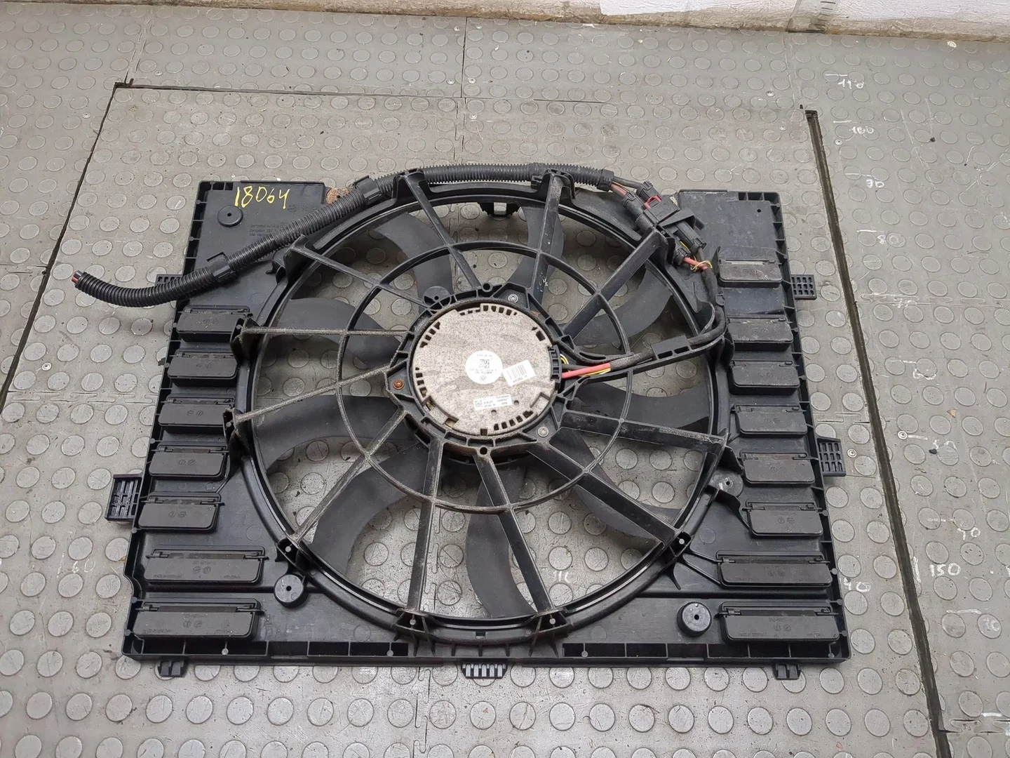 Вентилятор радиатора Volkswagen Touareg 2010-2014 Джип (5-дверный) КПП автомат 4х4 (АКПП) CGRA Бензин 3.6 л FSI