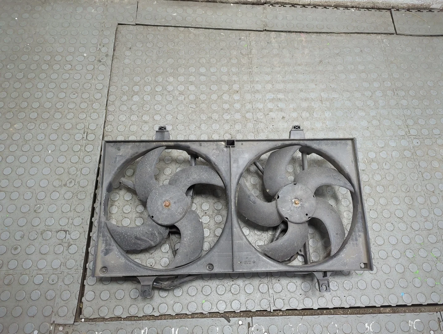 Вентилятор радиатора Nissan Primera P12 2002-2008 Хэтчбэк 5 дв. КПП 5-ст.мех.(МКПП) QG18DE Бензин 1.8 л Инжектор