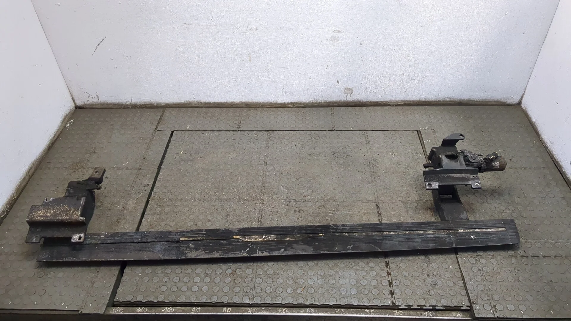 Подножка Land Rover Range Rover 4 2012-2021 Джип (5-дверный) КПП автомат 4х4 (АКПП) 448DT Дизель 4.4 л Турбо