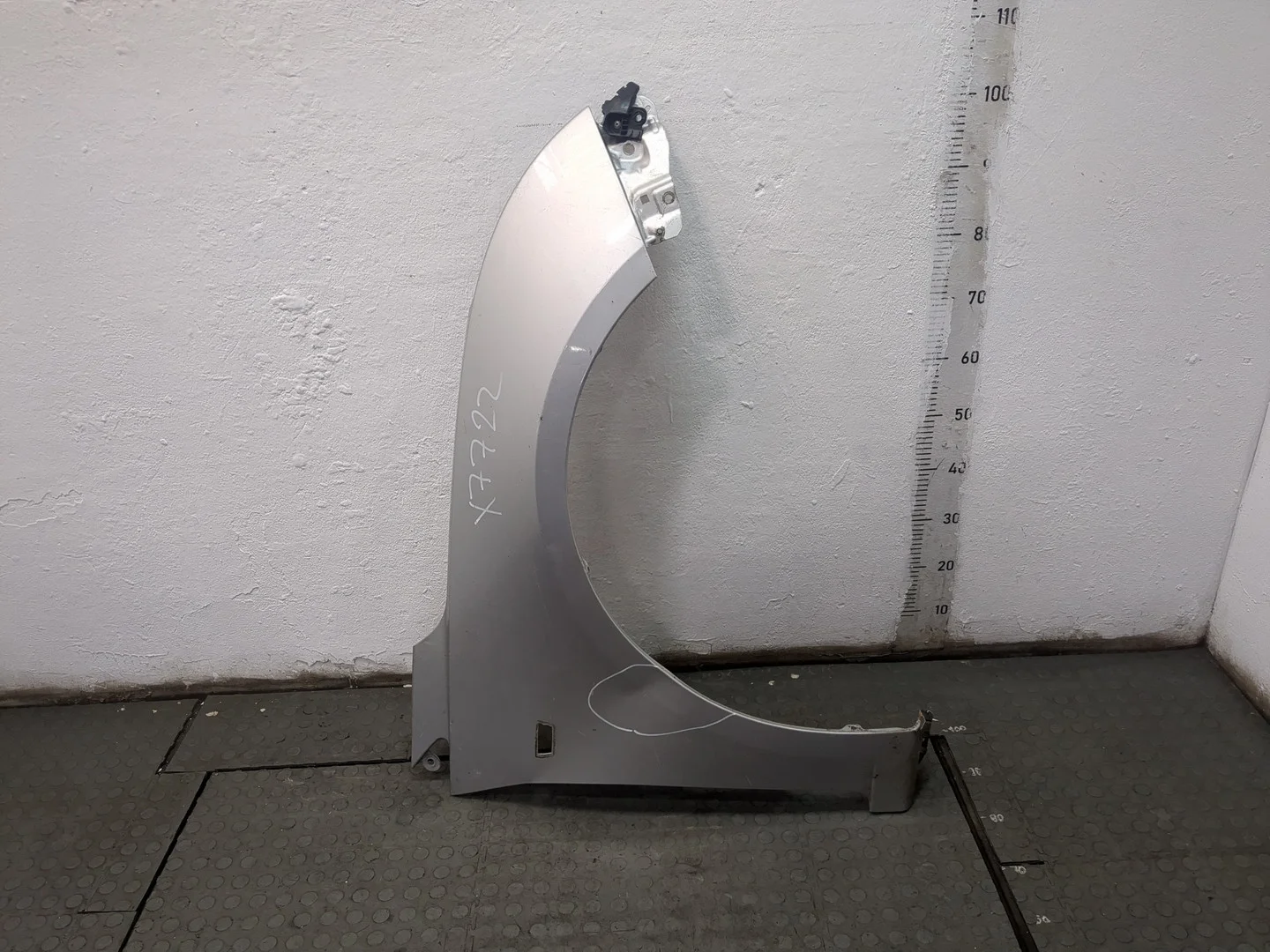 Крыло Chevrolet Cruze 2009-2015 Хэтчбэк 5 дв. КПП 6-ст.мех.(МКПП) Z20D1 Дизель 2 л CDI