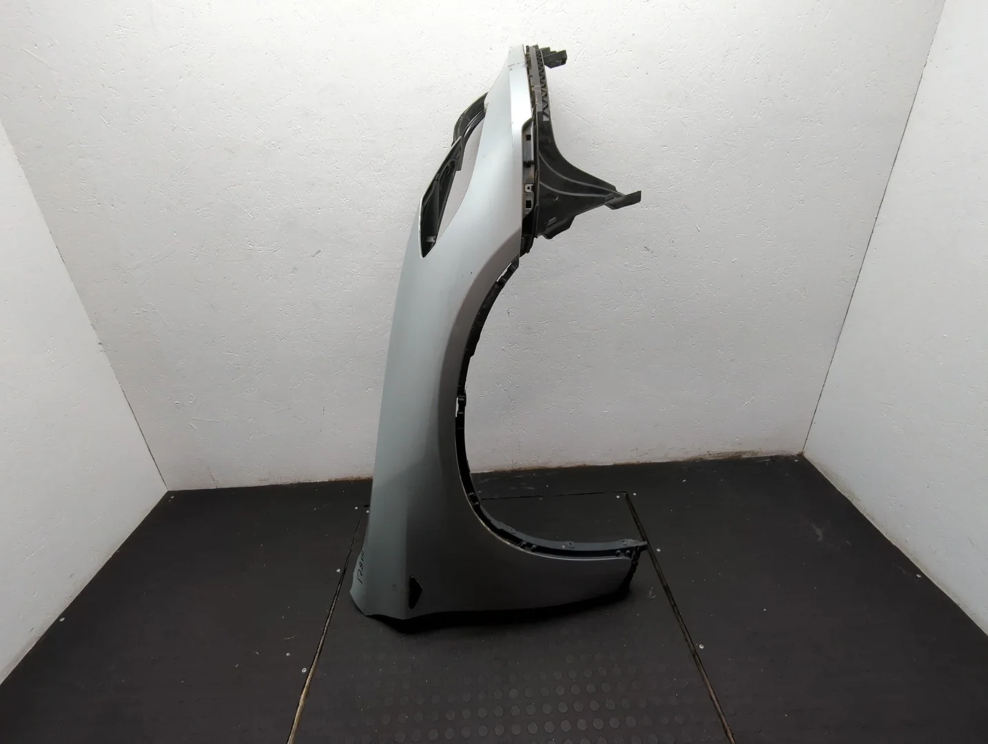 Крыло BMW X6 E71 2007-2014 Джип (5-дверный) КПП автомат 4х4 (АКПП) N63B44A Бензин 4.4 л Турбо-инжектор