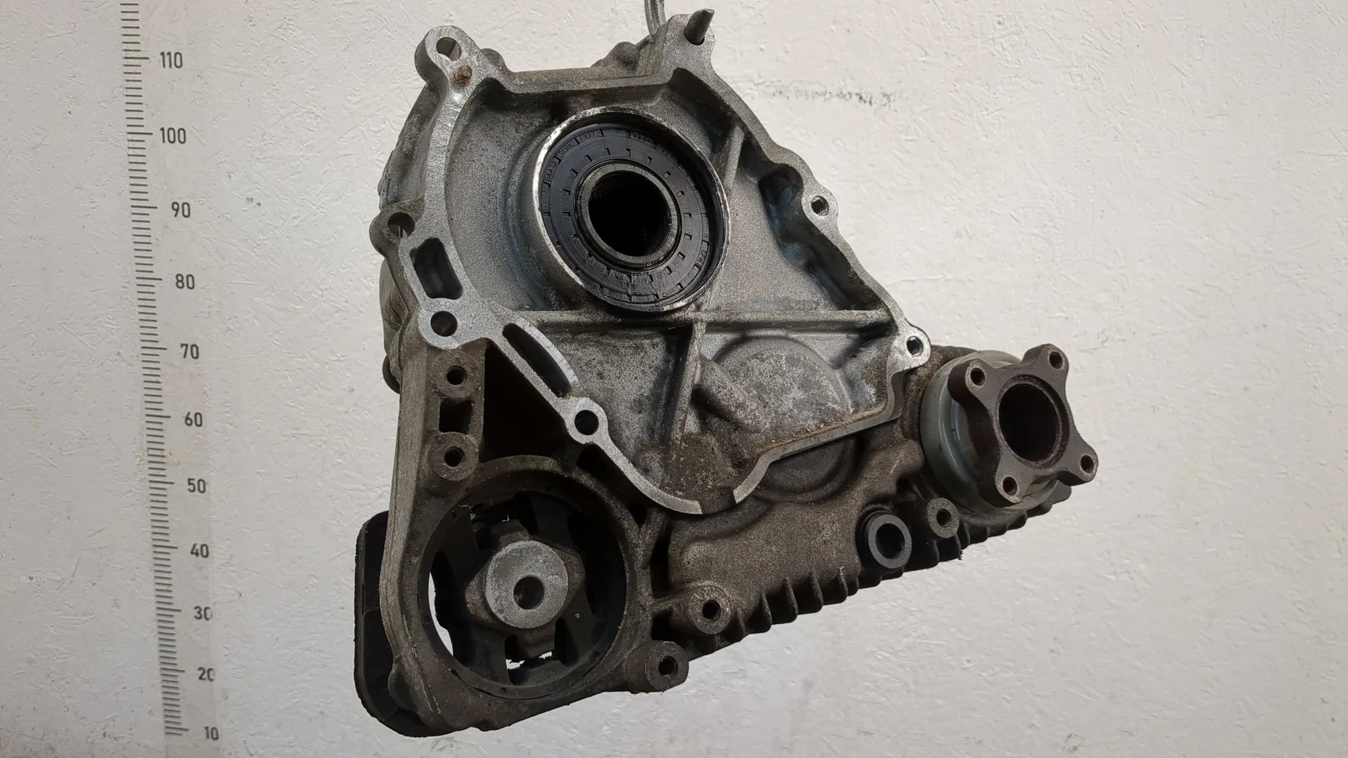 Редуктор Раздаточный КПП (раздатка) BMW X1 (E84) 2009-2015 Джип (5-дверный) КПП 6-ст.мех 4х4 (МКПП) N47D20C Дизель 2 л Турбо