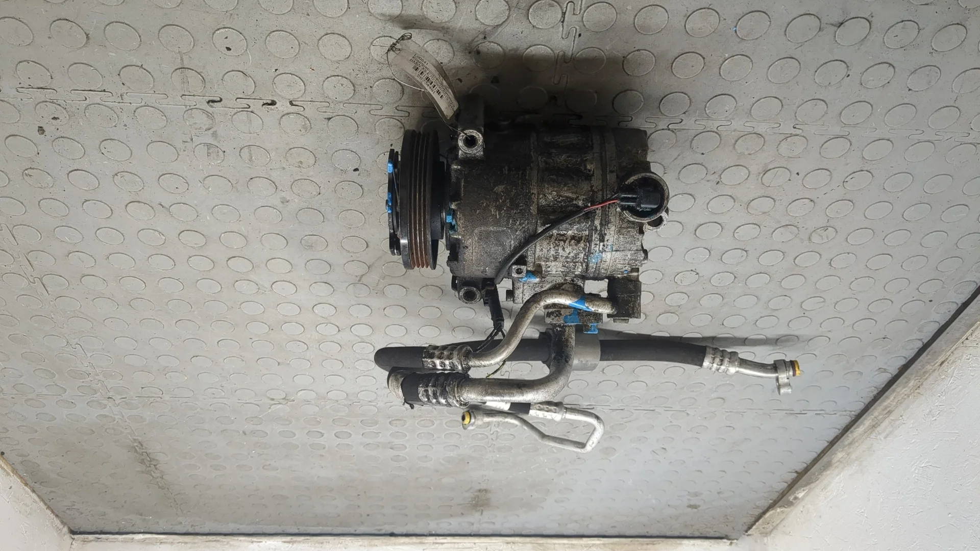 Компрессор кондиционера BMW X5 E70 2006-2013 Джип (5-дверный) КПП автомат 4х4 (АКПП) N62B48B Бензин 4.8 л Инжектор