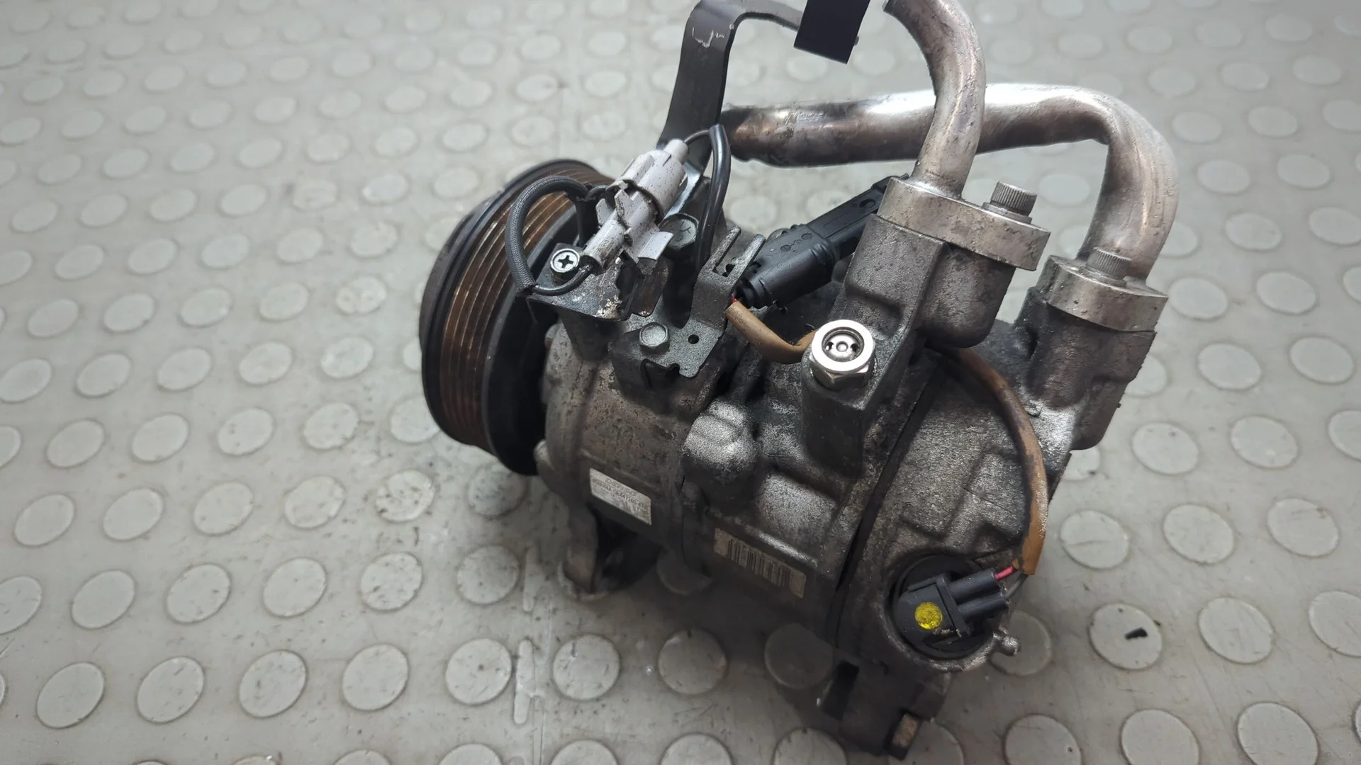 Компрессор кондиционера BMW 5 F10 2010-2017 Седан КПП 6-ст.мех.(МКПП) N47D20C Дизель 2 л Турбо